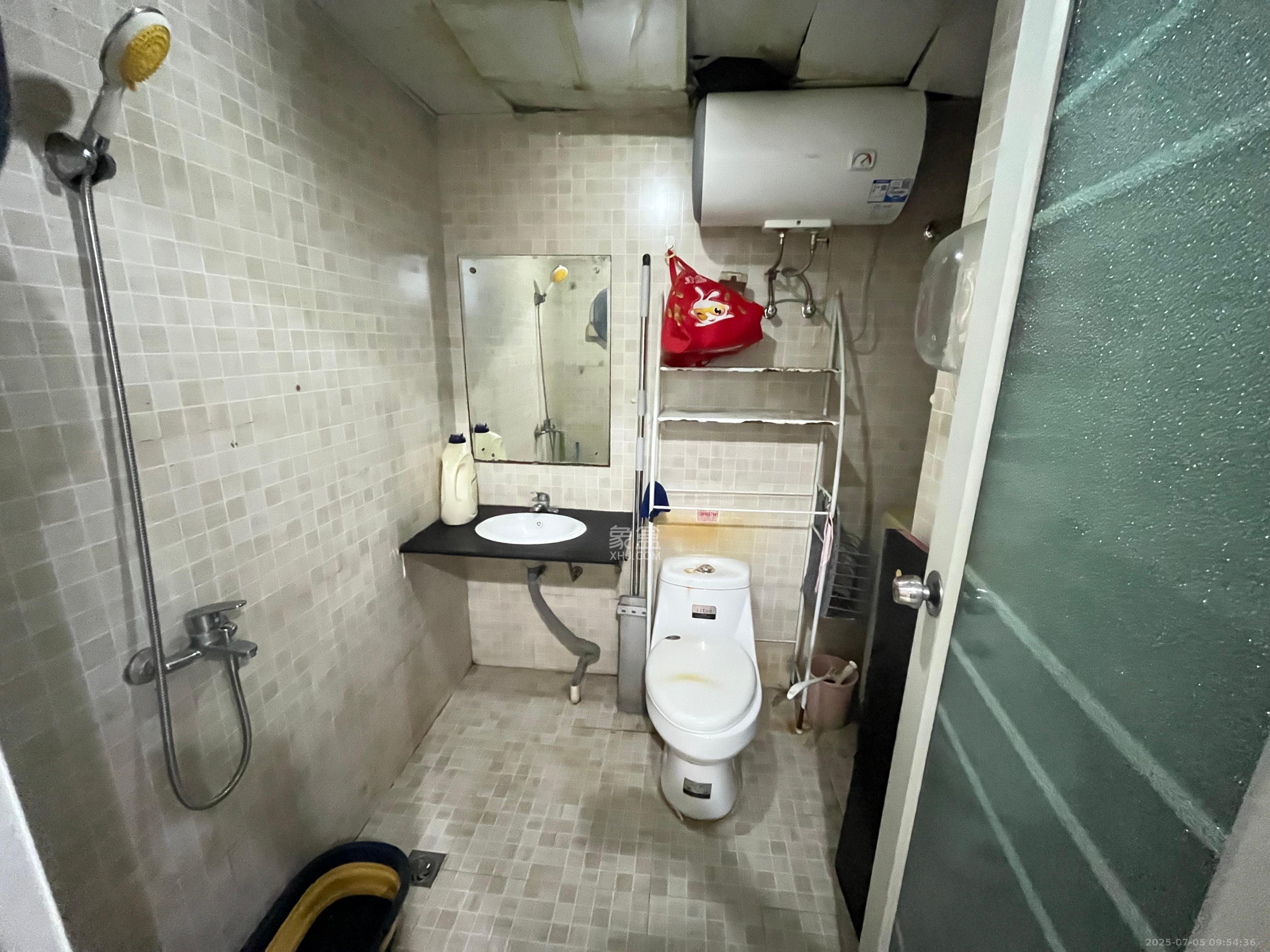 上河国际F座 1室1厅1卫 1300.0元/月 上河国际F座 1室1厅1卫 1300.0元/月室内图