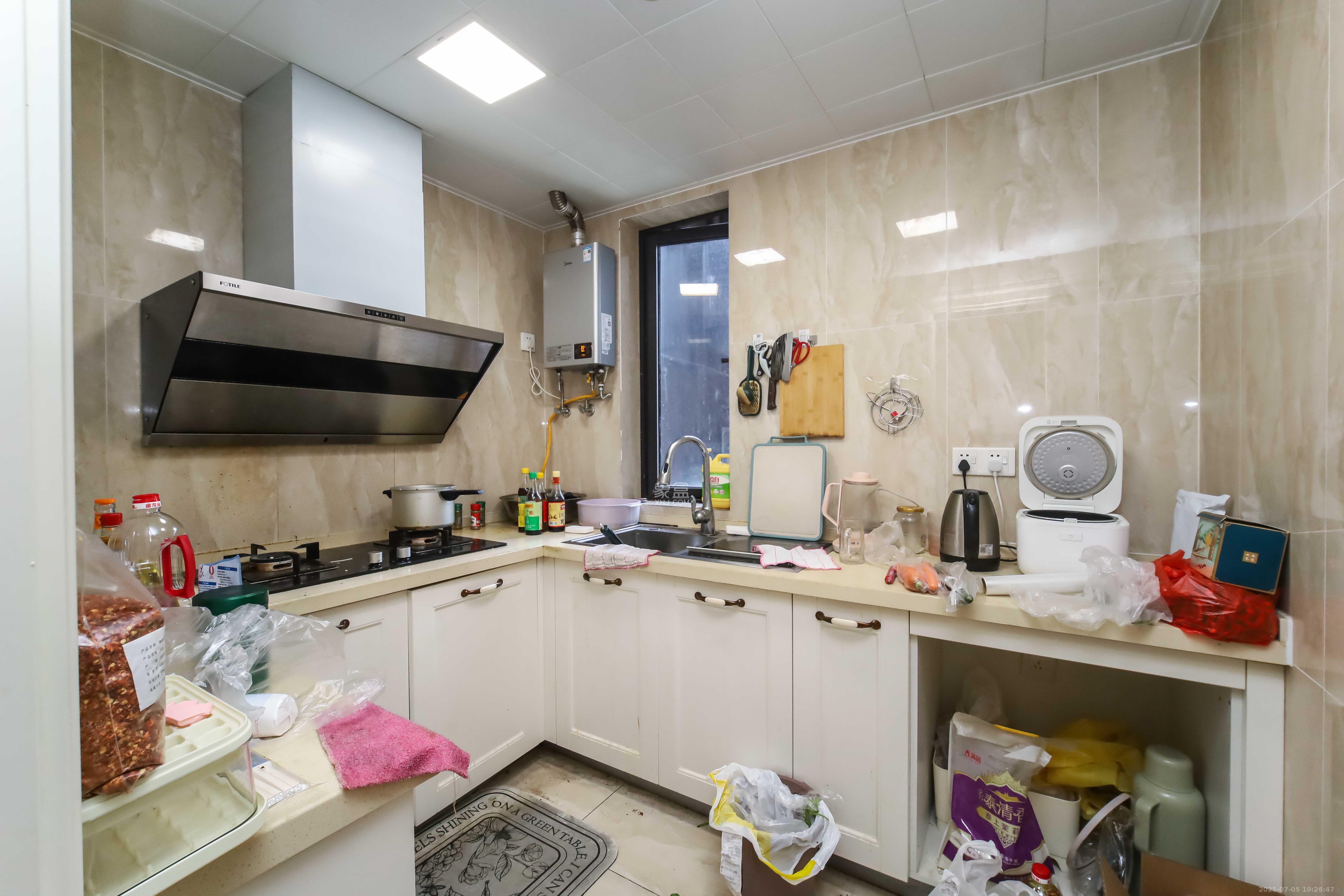 万科金域蓝湾  3室2厅1卫    135.0万 万科金域蓝湾  3室2厅1卫    135.0万厨房