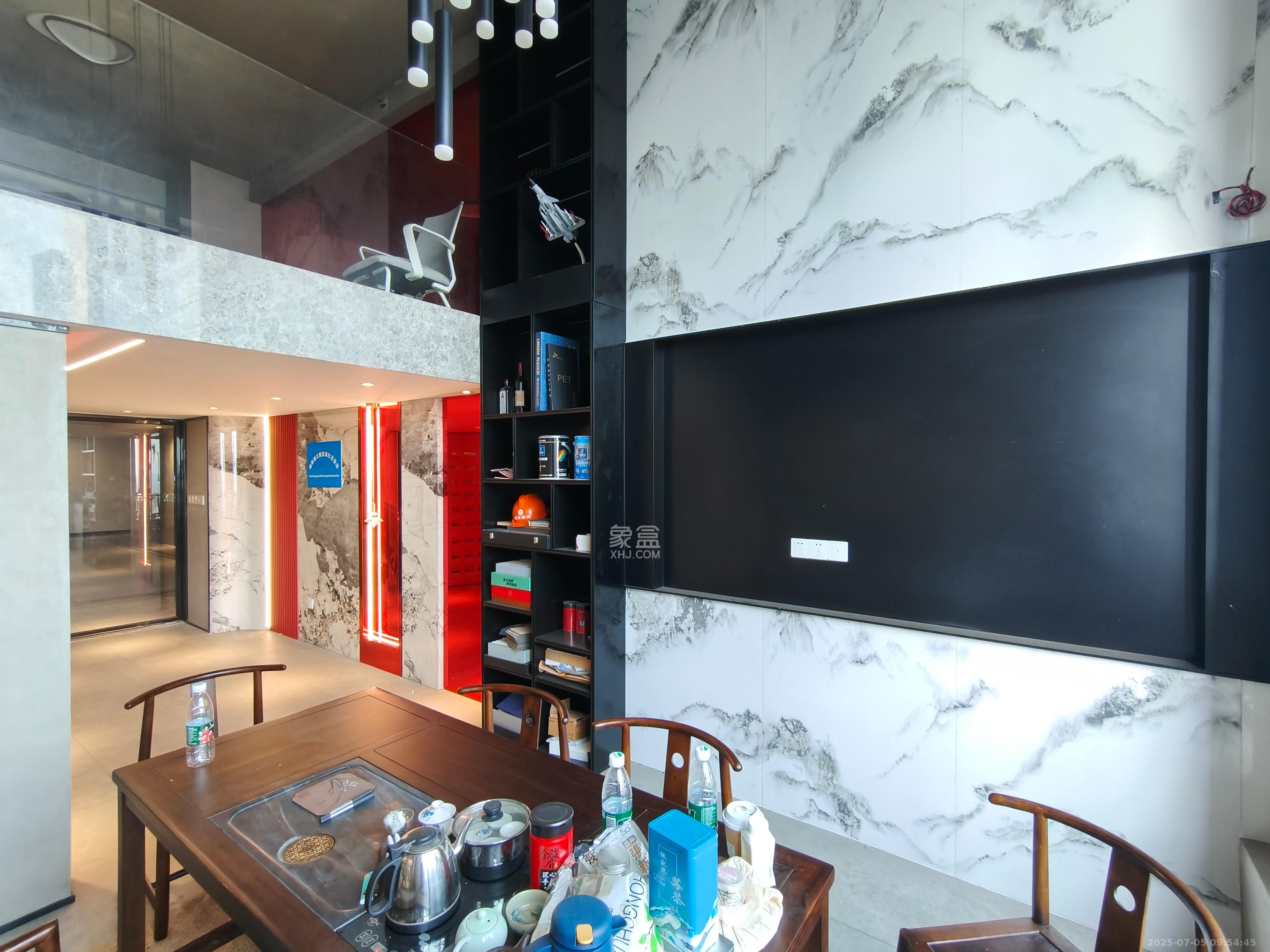 梅溪湖金茂湾  2室2厅2卫    4500.0元/月 梅溪湖金茂湾  2室2厅2卫    4500.0元/月室内图1