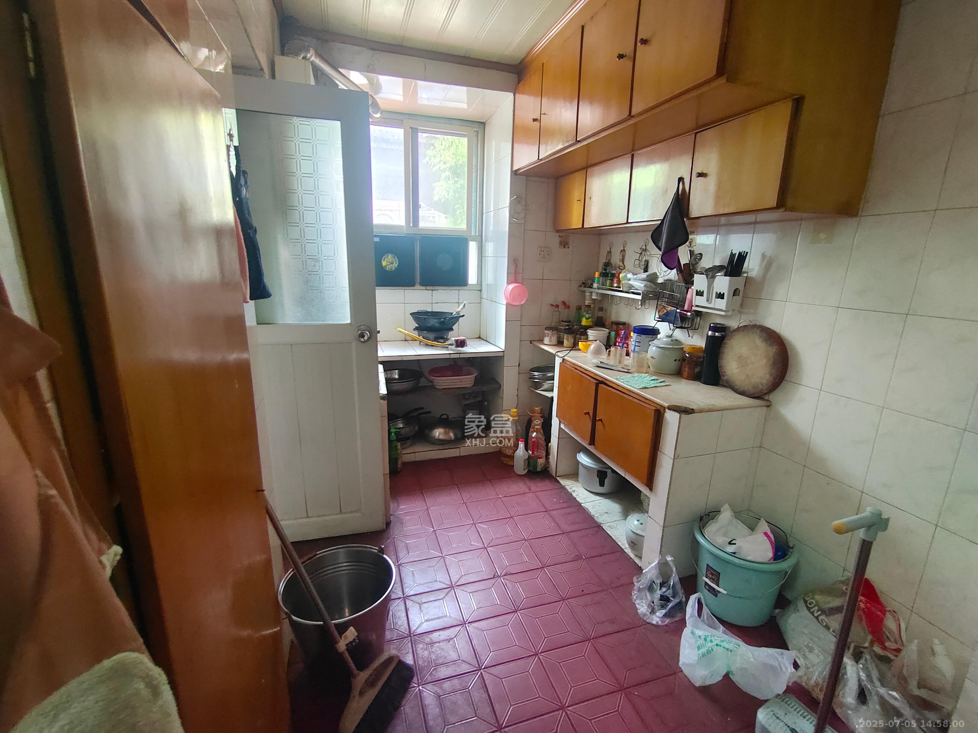 红旗区三片  2室1厅1卫    2200.0元/月 红旗区三片  2室1厅1卫    2200.0元/月室内图