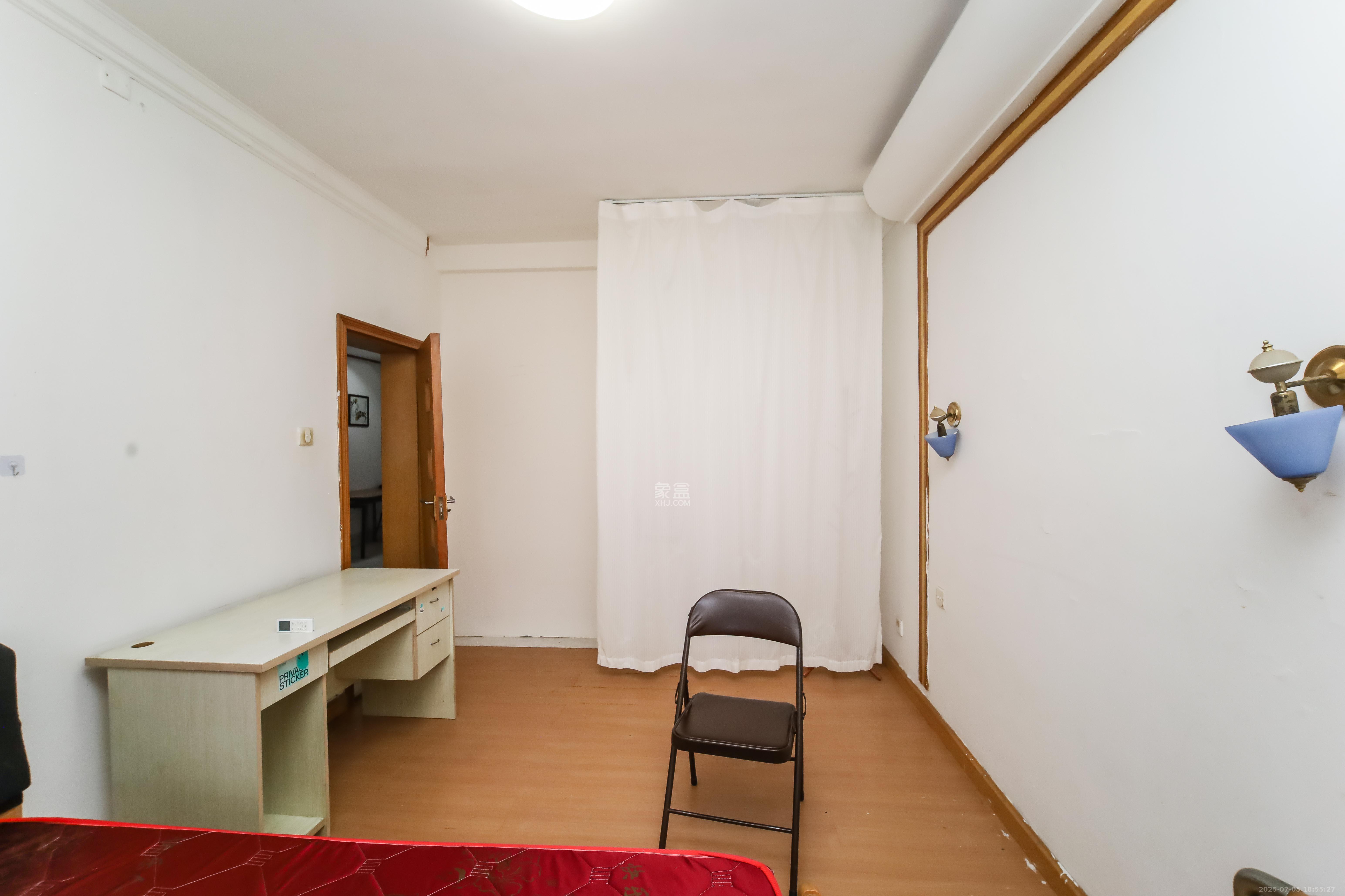 荷花园电信宿舍(天辰荷花苑)  2室2厅1卫    54.8万 荷花园电信宿舍(天辰荷花苑)  2室2厅1卫    54.8万卧室