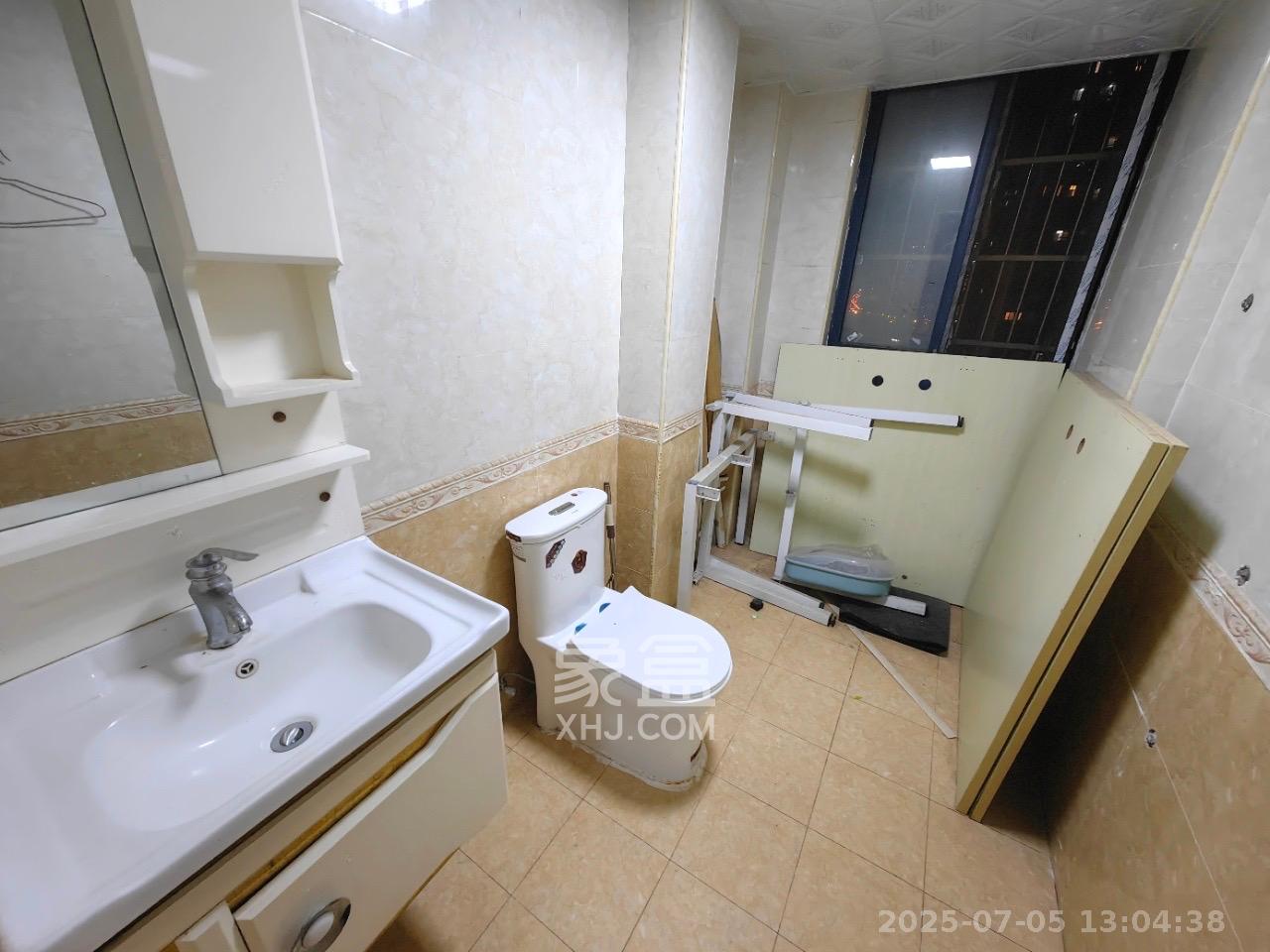 嘉顺苑  3室2厅2卫   2300.00元/月室内图