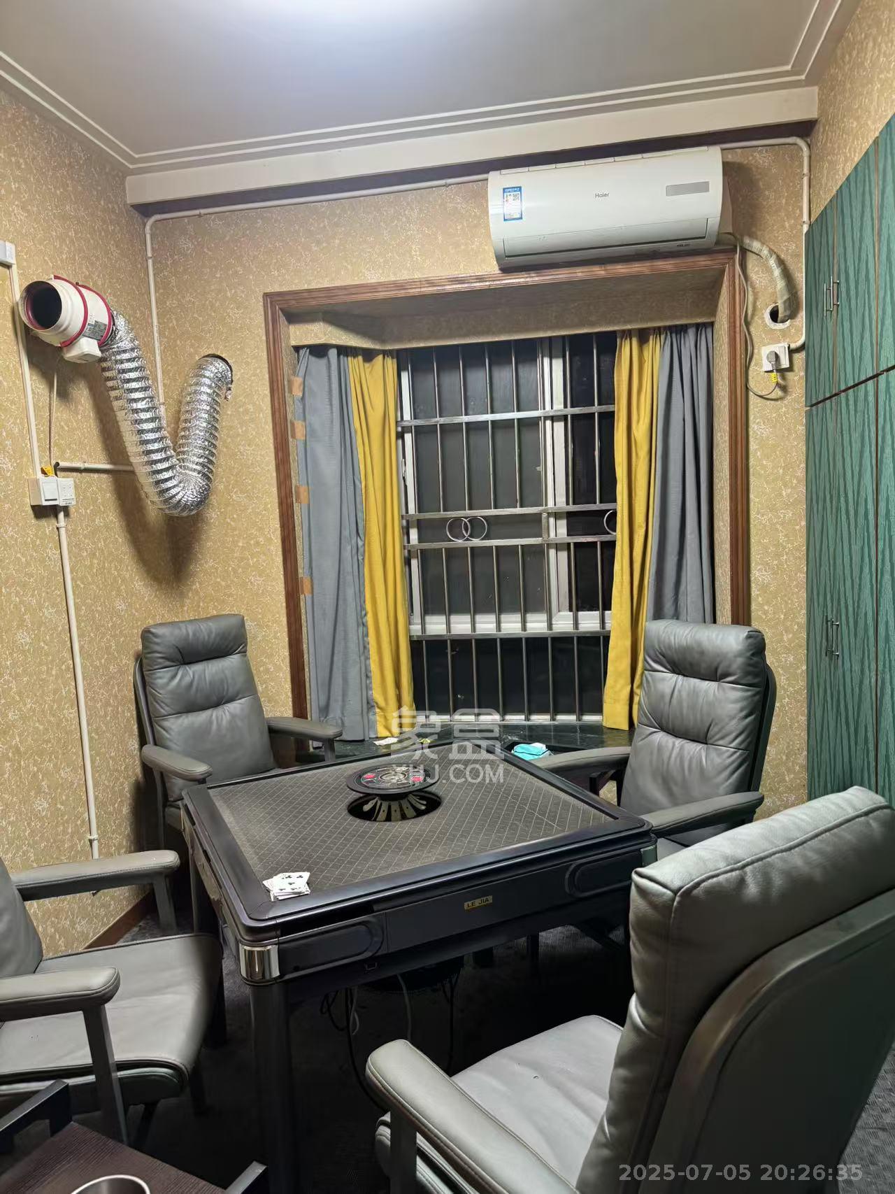 华银园  3室2厅1卫    2200.0元/月室内图