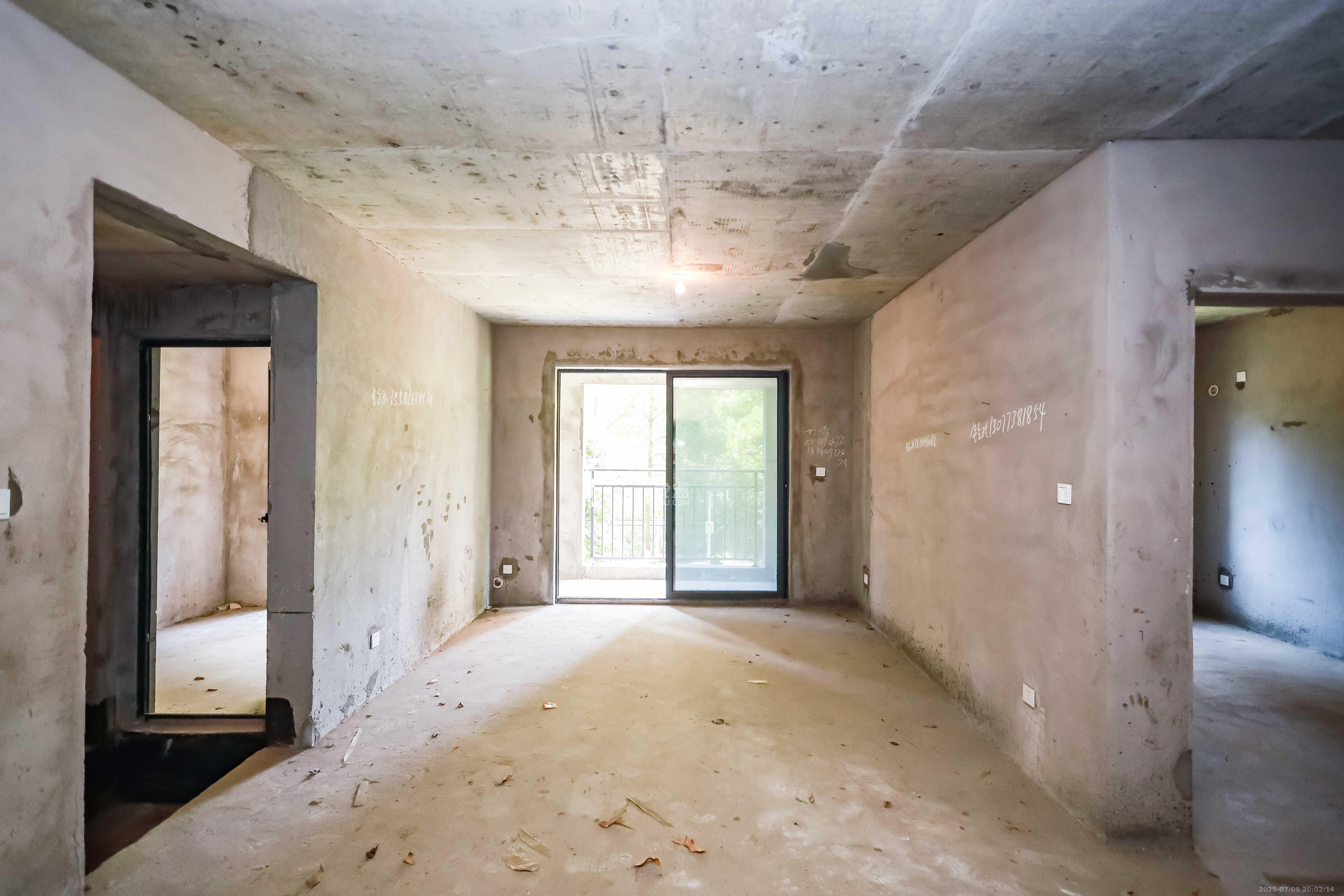 广泰锦苑 3室2厅1卫 71.0万 广泰锦苑 3室2厅1卫 71.0万客厅