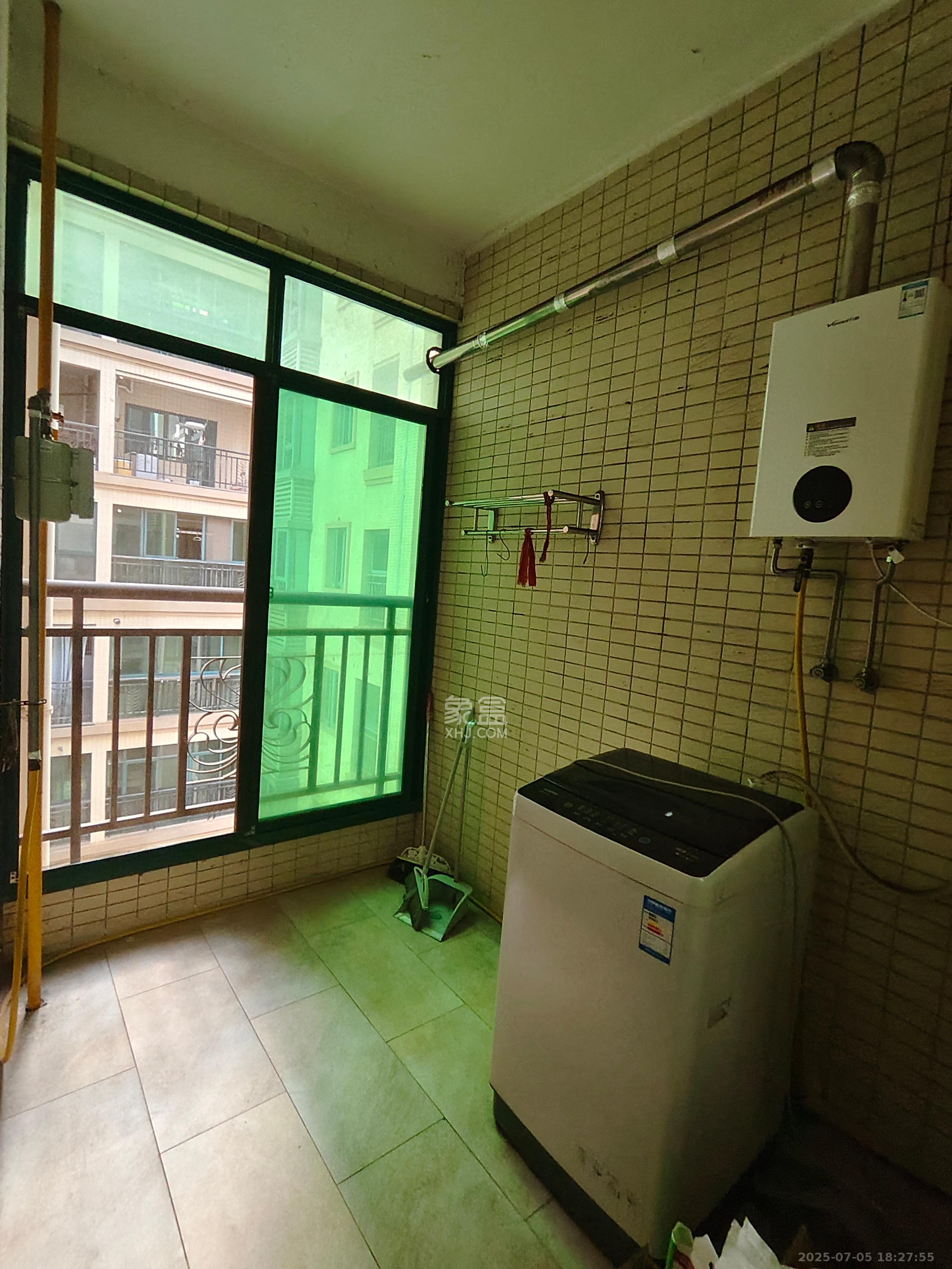 恒大名都  3室2厅1卫   1600.00元/月室内图
