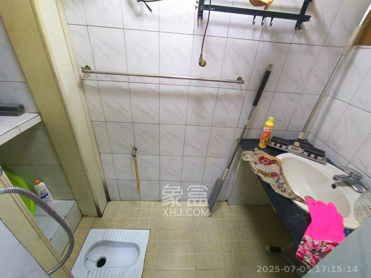 水泵厂宿舍  1室1厅1卫   1500.00元/月室内图