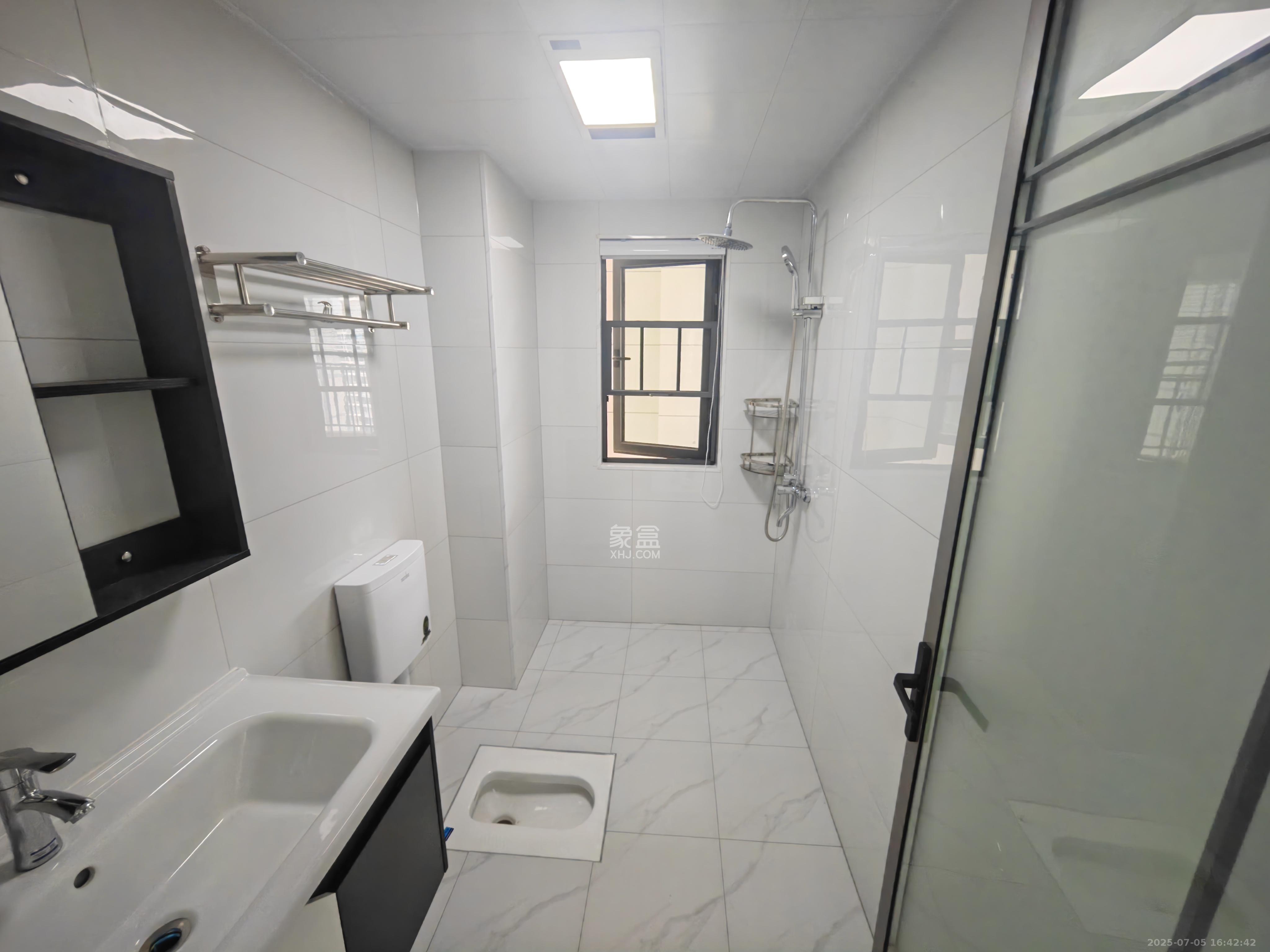 长沙北中心保利时代A区  3室2厅2卫    2600.0元/月 长沙北中心保利时代A区  3室2厅2卫    2600.0元/月室内图