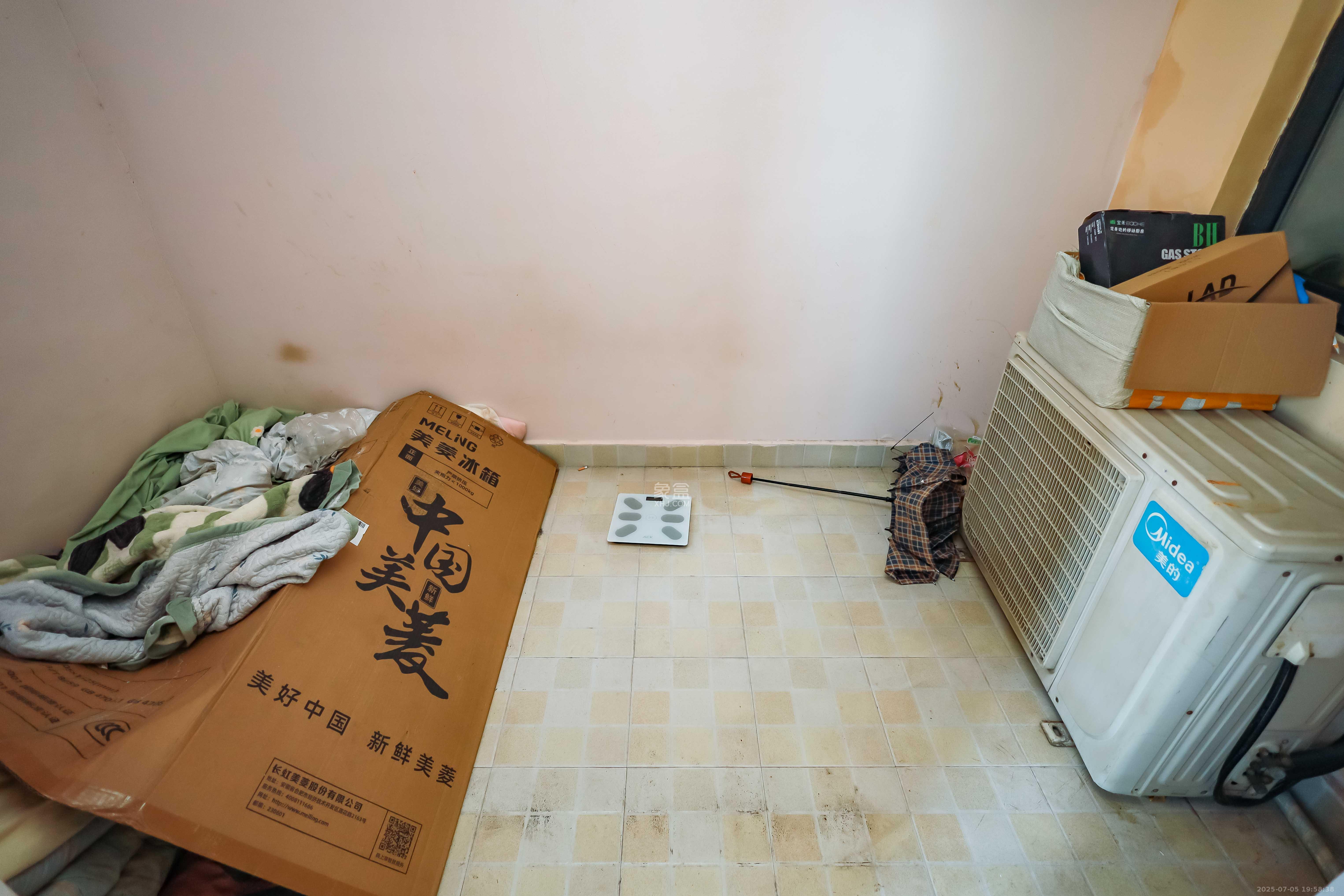 天麓尚层  3室2厅2卫   74.00万阳台