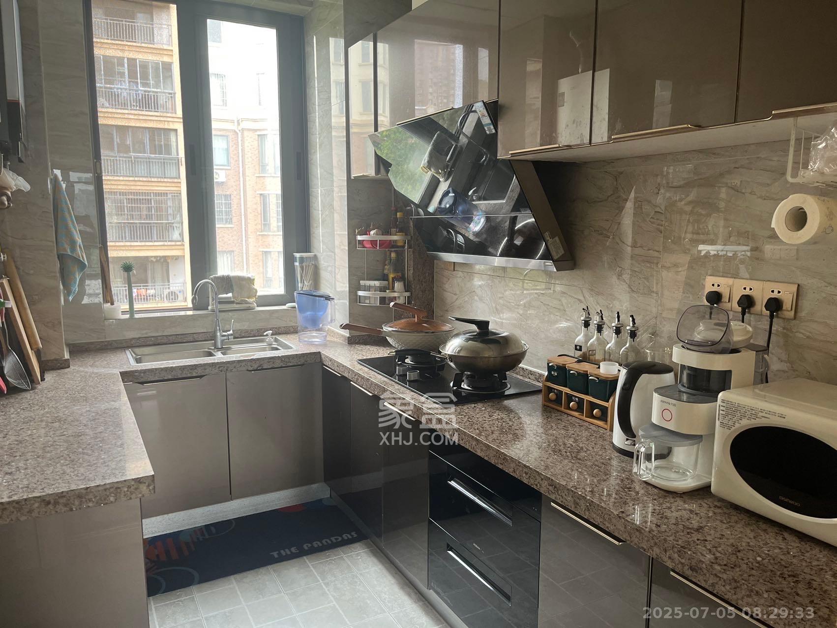 上海城小区 2室2厅1卫 2800.0元/月 上海城小区 2室2厅1卫 2800.0元/月室内图