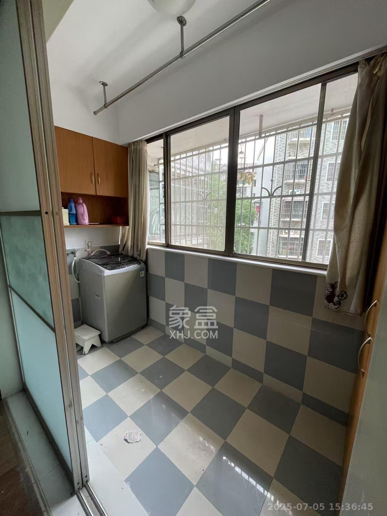 金峰小区北院(七里营社区) 4室2厅2卫 2300.0元/月 金峰小区北院(七里营社区) 4室2厅2卫 2300.0元/月室内图