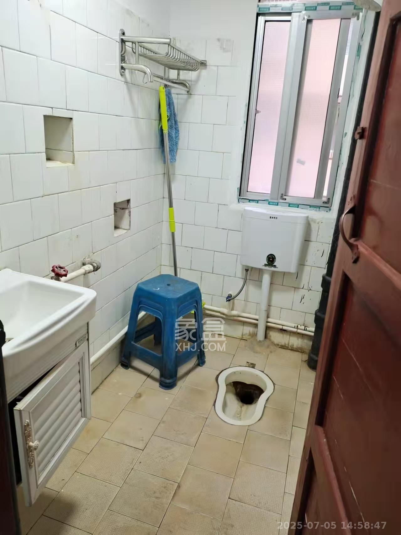 八一路417号大院 3室1厅1卫 2500.0元/月 八一路417号大院 3室1厅1卫 2500.0元/月室内图