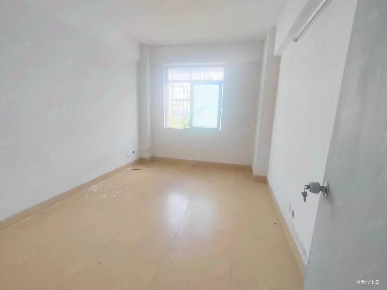 晋江安置小区(群贤路8号) 2室2厅1卫 1300.0元/月 晋江安置小区(群贤路8号) 2室2厅1卫 1300.0元/月室内图