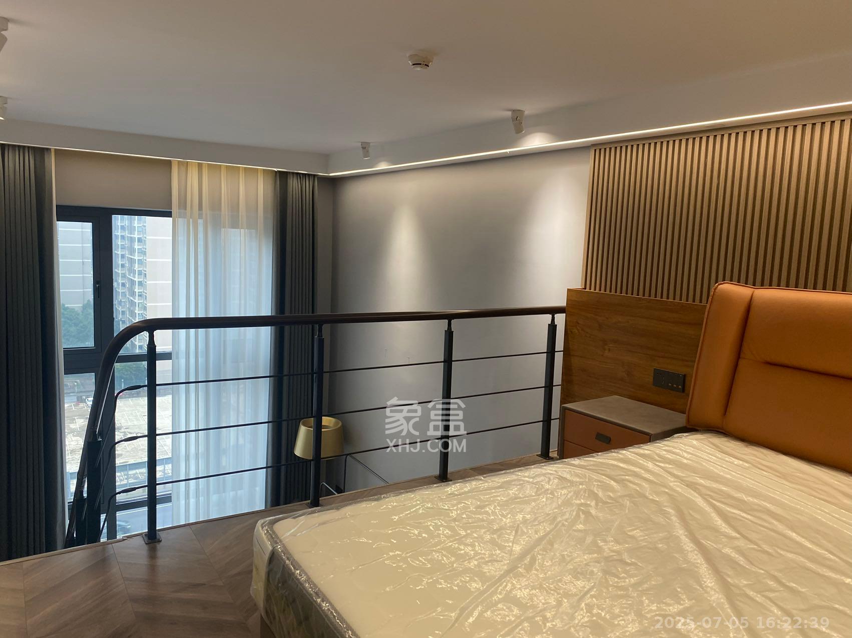 藏珑湖上公馆  1室1厅1卫   2500.00元/月室内图