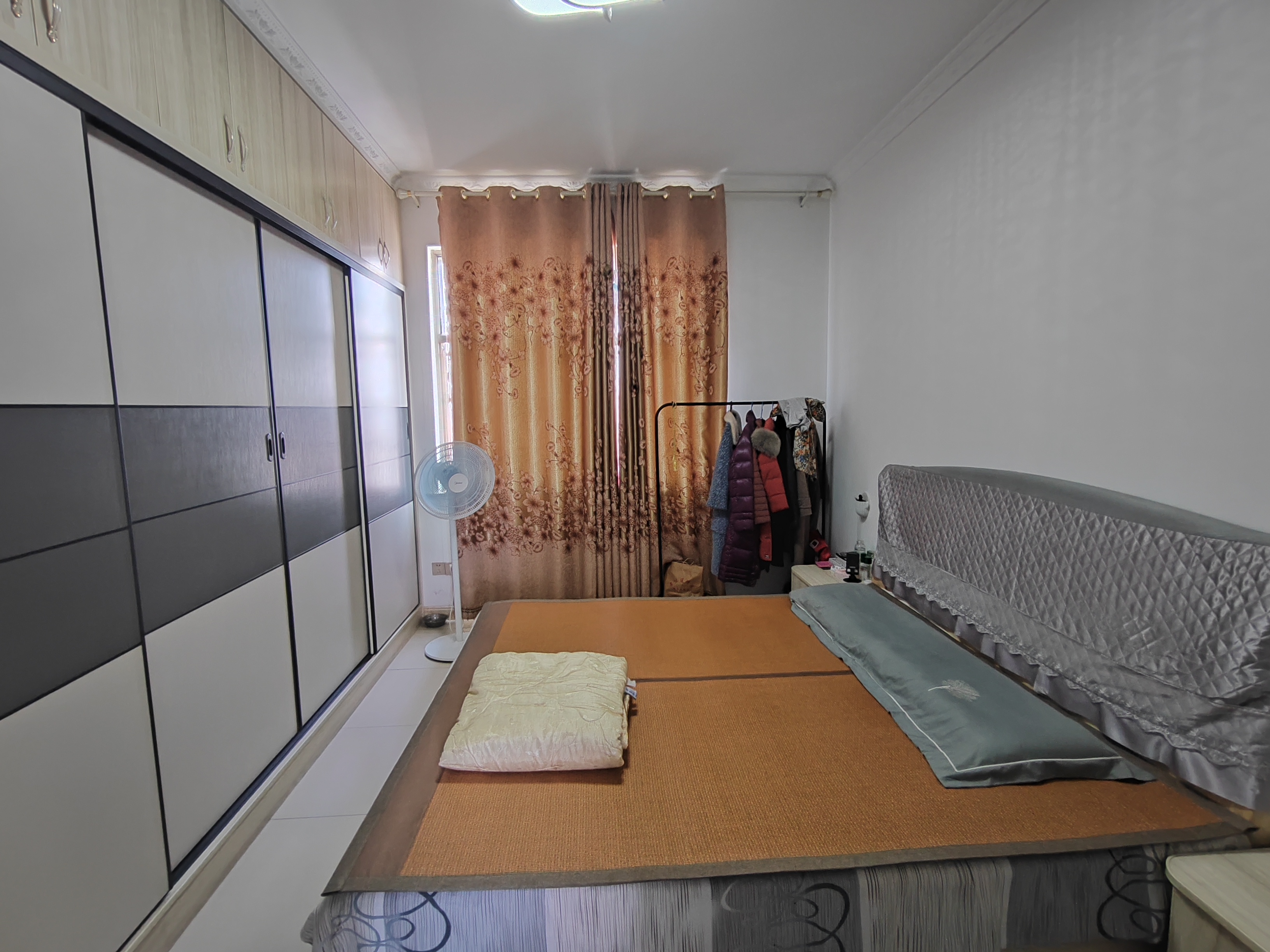 上和世家 4室2厅2卫 79.8万 上和世家 4室2厅2卫 79.8万客厅