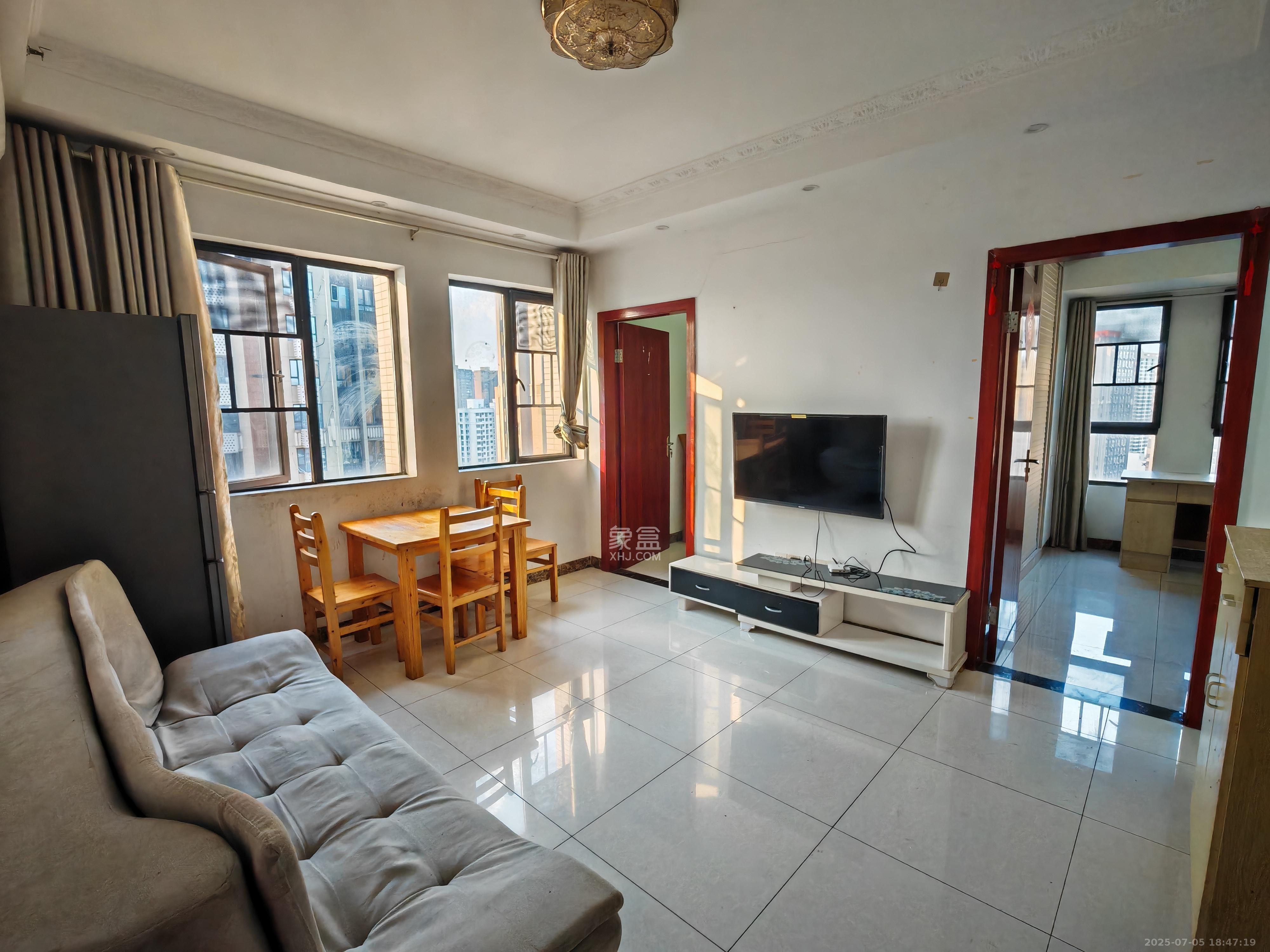 天鸿天府(天鸿中央大院) 2室1厅1卫 2100.0元/月 天鸿天府(天鸿中央大院) 2室1厅1卫 2100.0元/月室内图