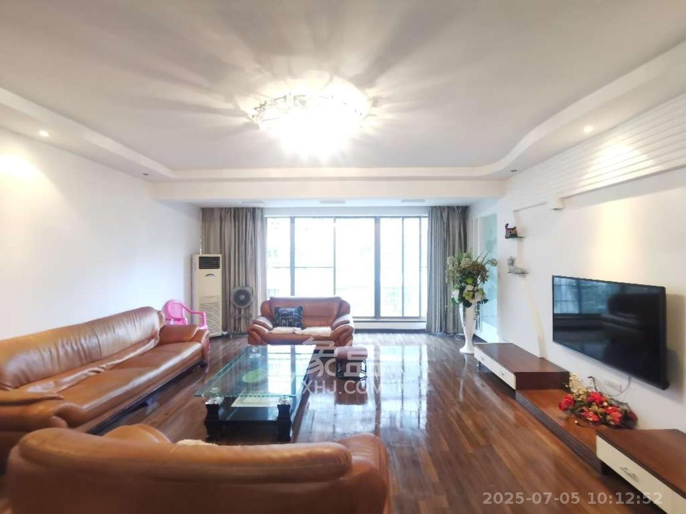 园丁花园 4室2厅2卫 59.8万 园丁花园 4室2厅2卫 59.8万室内图