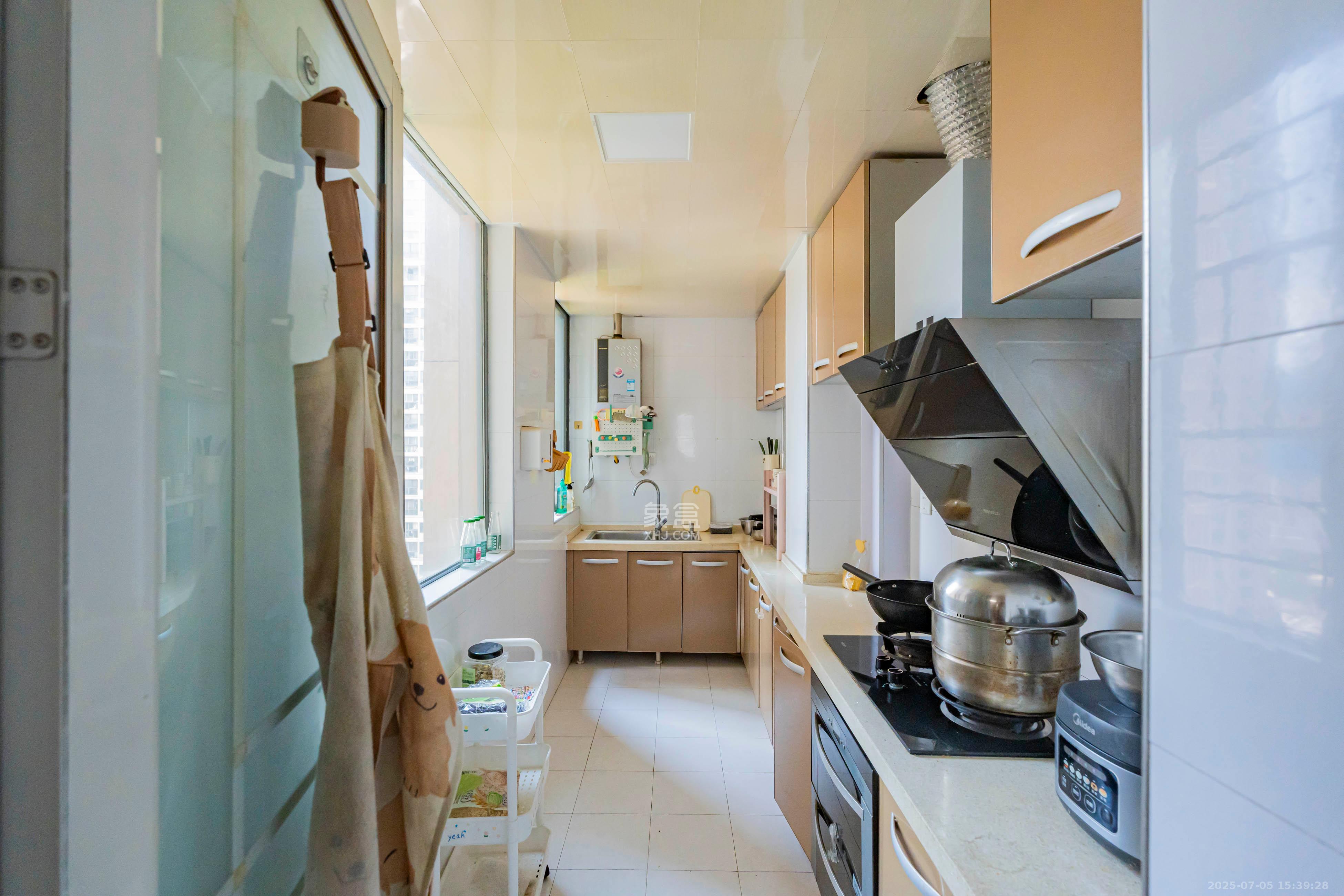 月畔湾  3室2厅1卫    115.0万 月畔湾  3室2厅1卫    115.0万厨房