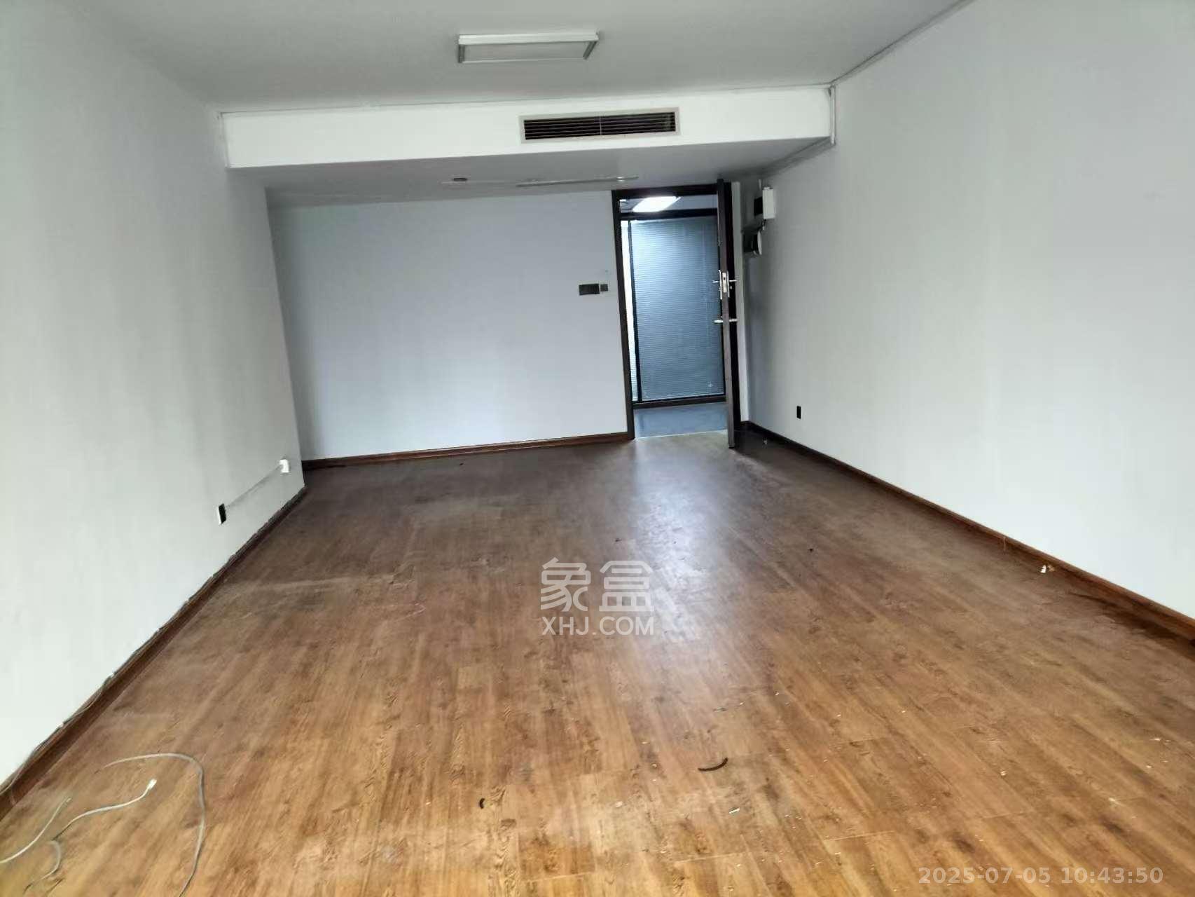 中建芙蓉工社 1室1厅1卫 1300.0元/月 中建芙蓉工社 1室1厅1卫 1300.0元/月室内图