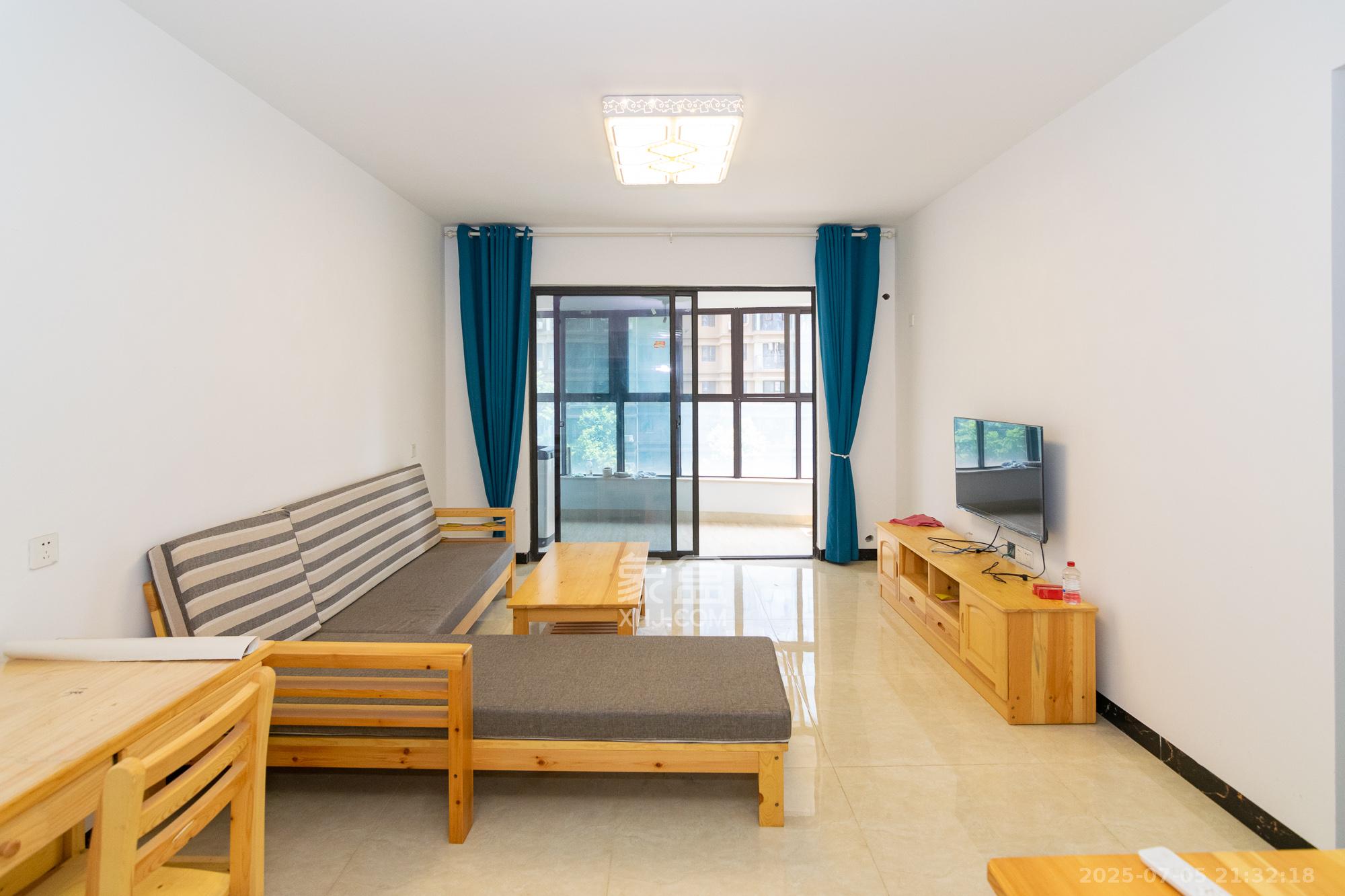 润和长郡(润和紫郡二三期) 1室0厅0卫 71.8万 润和长郡(润和紫郡二三期) 1室0厅0卫 71.8万客厅