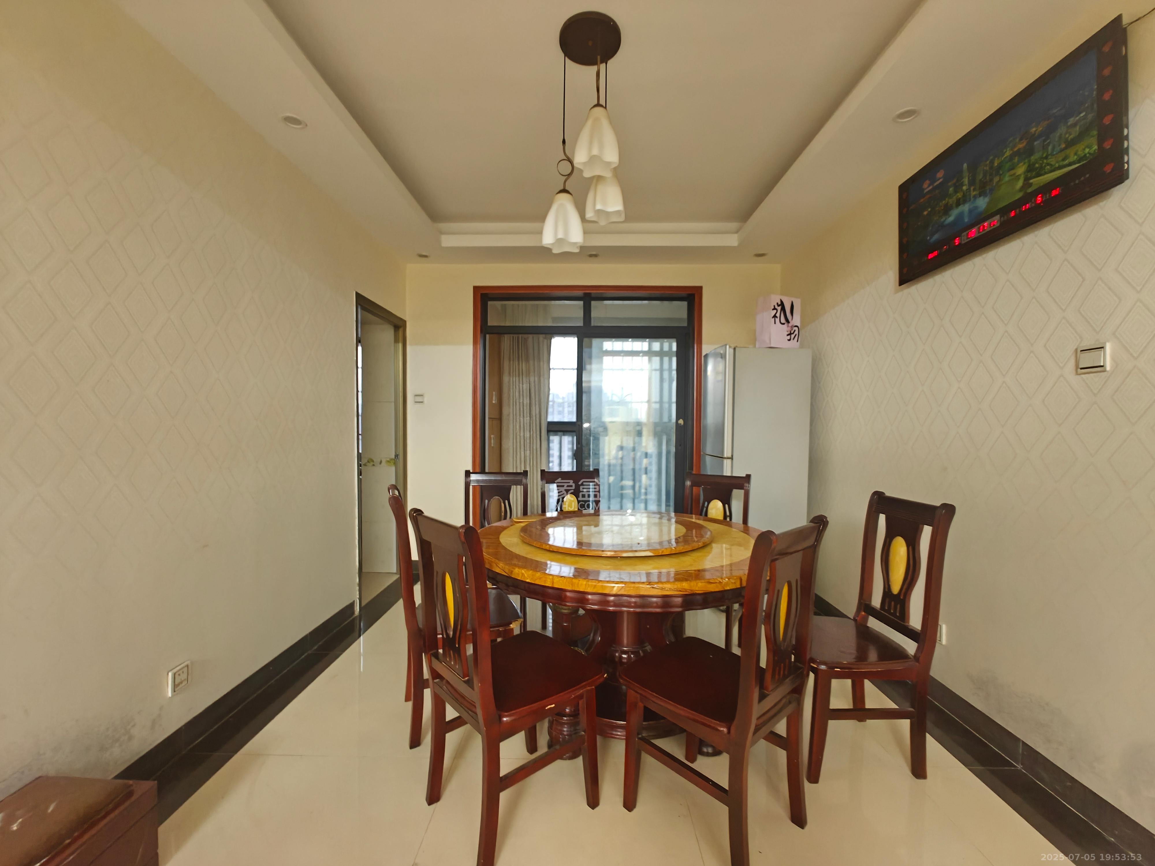 三江花中城  3室2厅1卫    3000.0元/月室内图