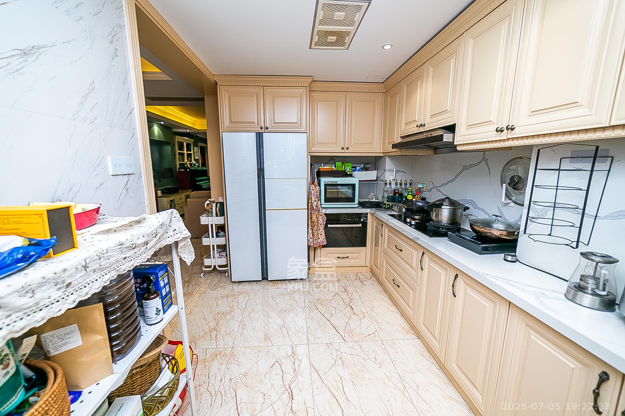 金域南外滩(望江佳园) 3室2厅2卫 348.0万 金域南外滩(望江佳园) 3室2厅2卫 348.0万厨房