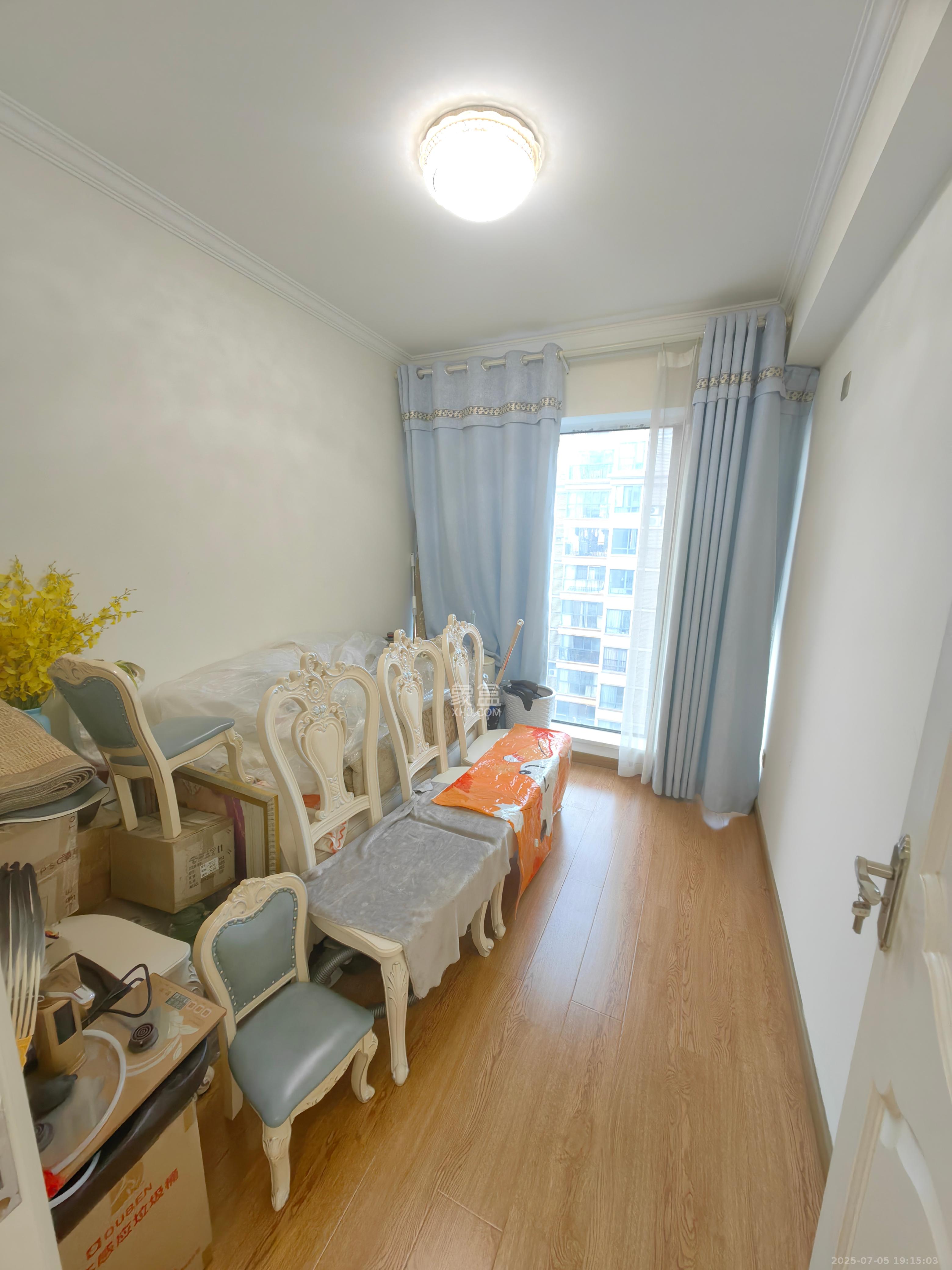 中建芙蓉嘉苑  4室2厅2卫    3500.0元/月室内图