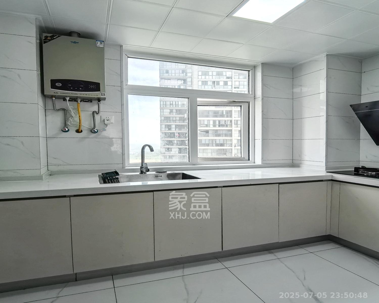 和悦城(蟠龙景苑) 3室2厅2卫 75.8万 和悦城(蟠龙景苑) 3室2厅2卫 75.8万厨房