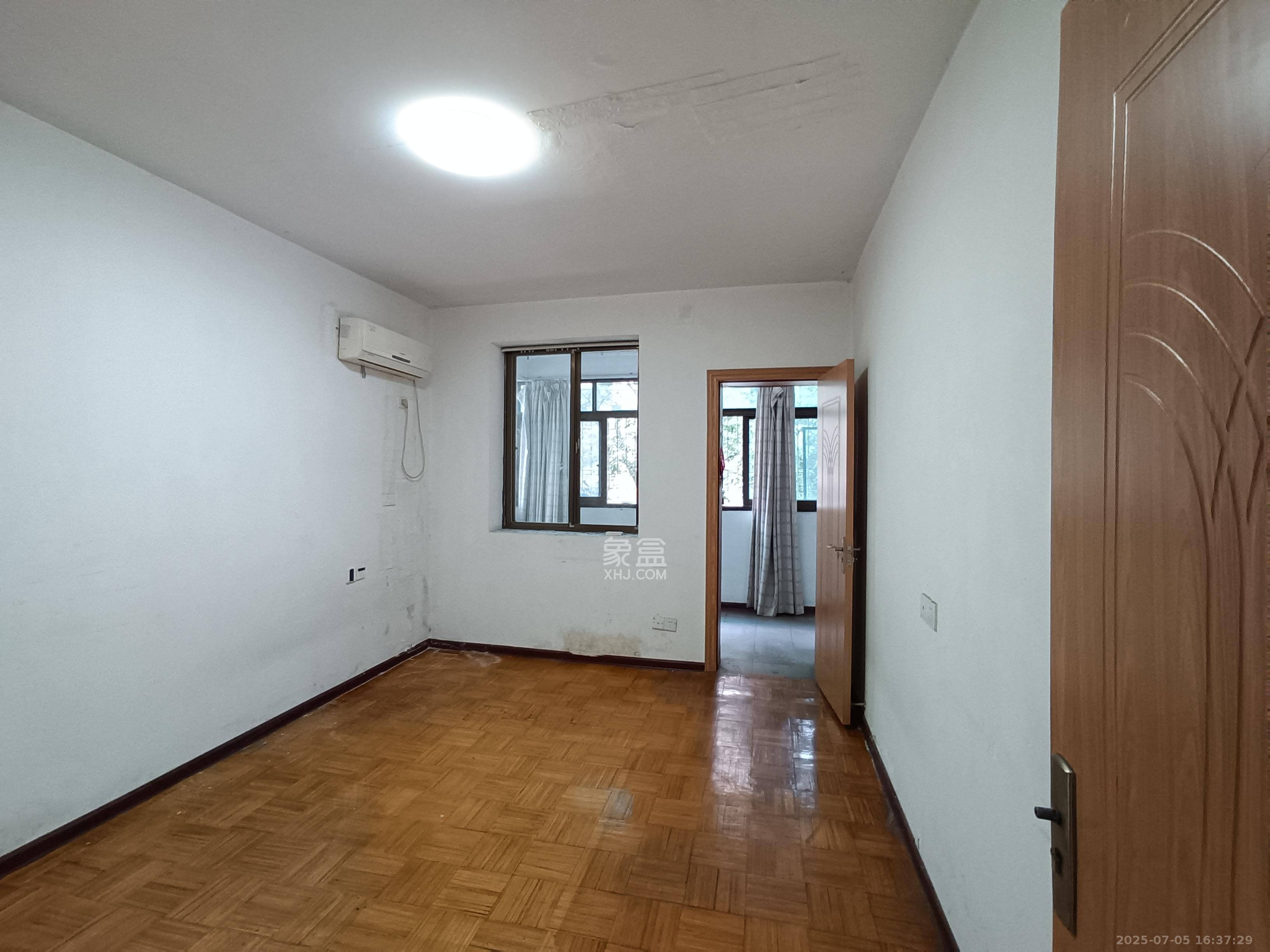 雅礼中学宿舍楼 1室2厅1卫 4000.0元/月 雅礼中学宿舍楼 1室2厅1卫 4000.0元/月室内图