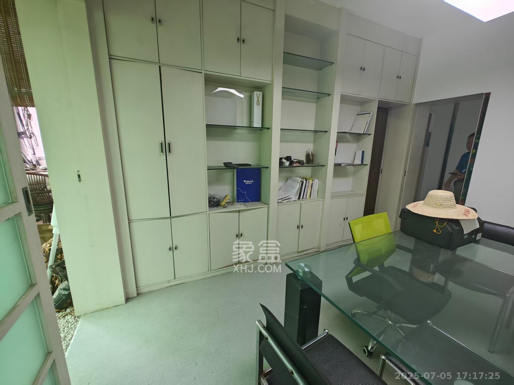 银海大厦 3室2厅1卫 3700.0元/月 银海大厦 3室2厅1卫 3700.0元/月室内图