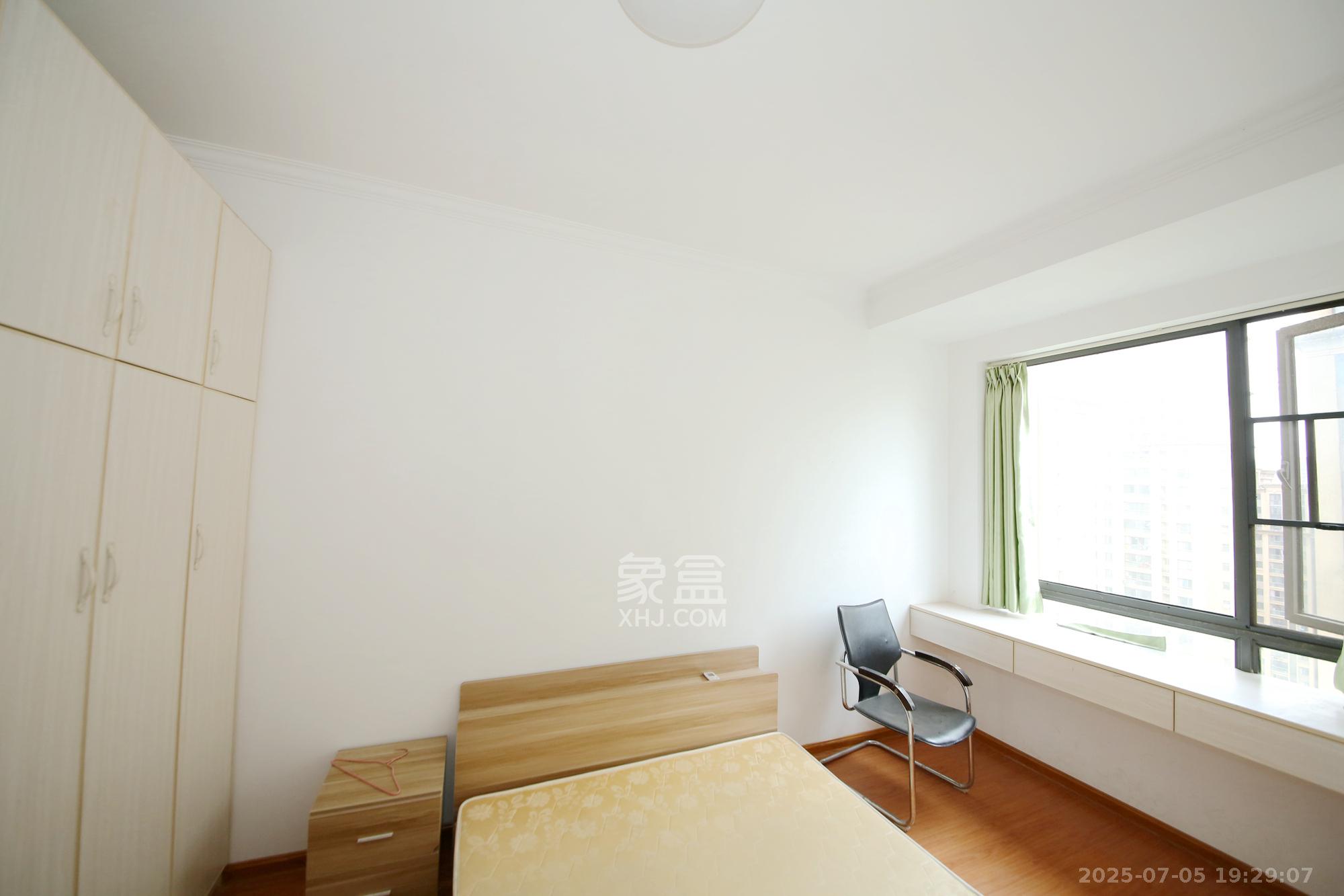 新华都万家城 3室2厅2卫 2000.0元/月 新华都万家城 3室2厅2卫 2000.0元/月室内图