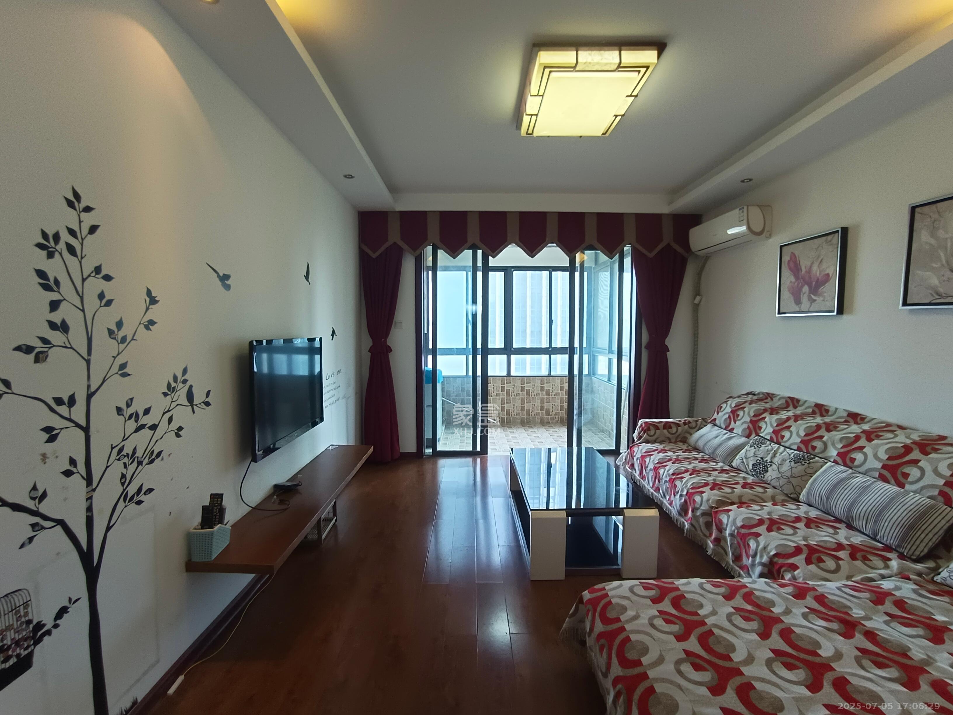 鑫远湘府华城 2室2厅1卫 2500.0元/月 鑫远湘府华城 2室2厅1卫 2500.0元/月室内图