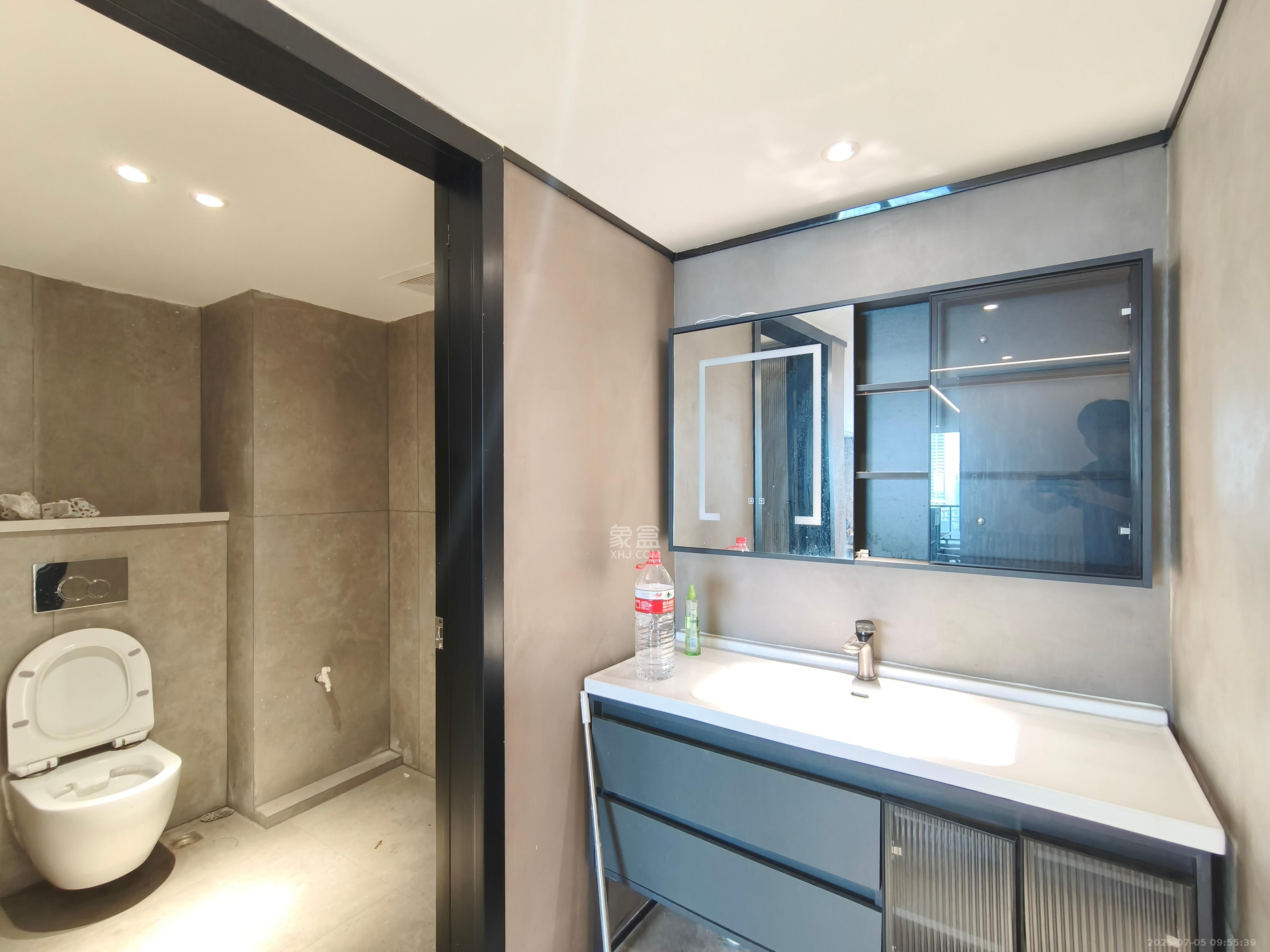 梅溪湖金茂湾  2室2厅2卫    4500.0元/月 梅溪湖金茂湾  2室2厅2卫    4500.0元/月室内图