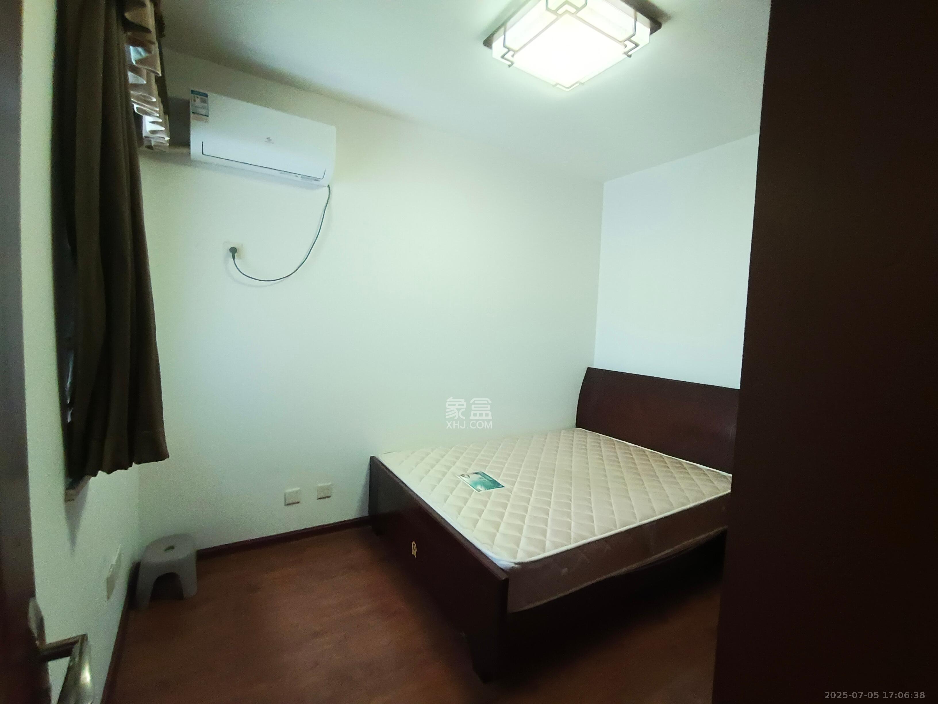 鑫远湘府华城 2室2厅1卫 2500.0元/月 鑫远湘府华城 2室2厅1卫 2500.0元/月室内图