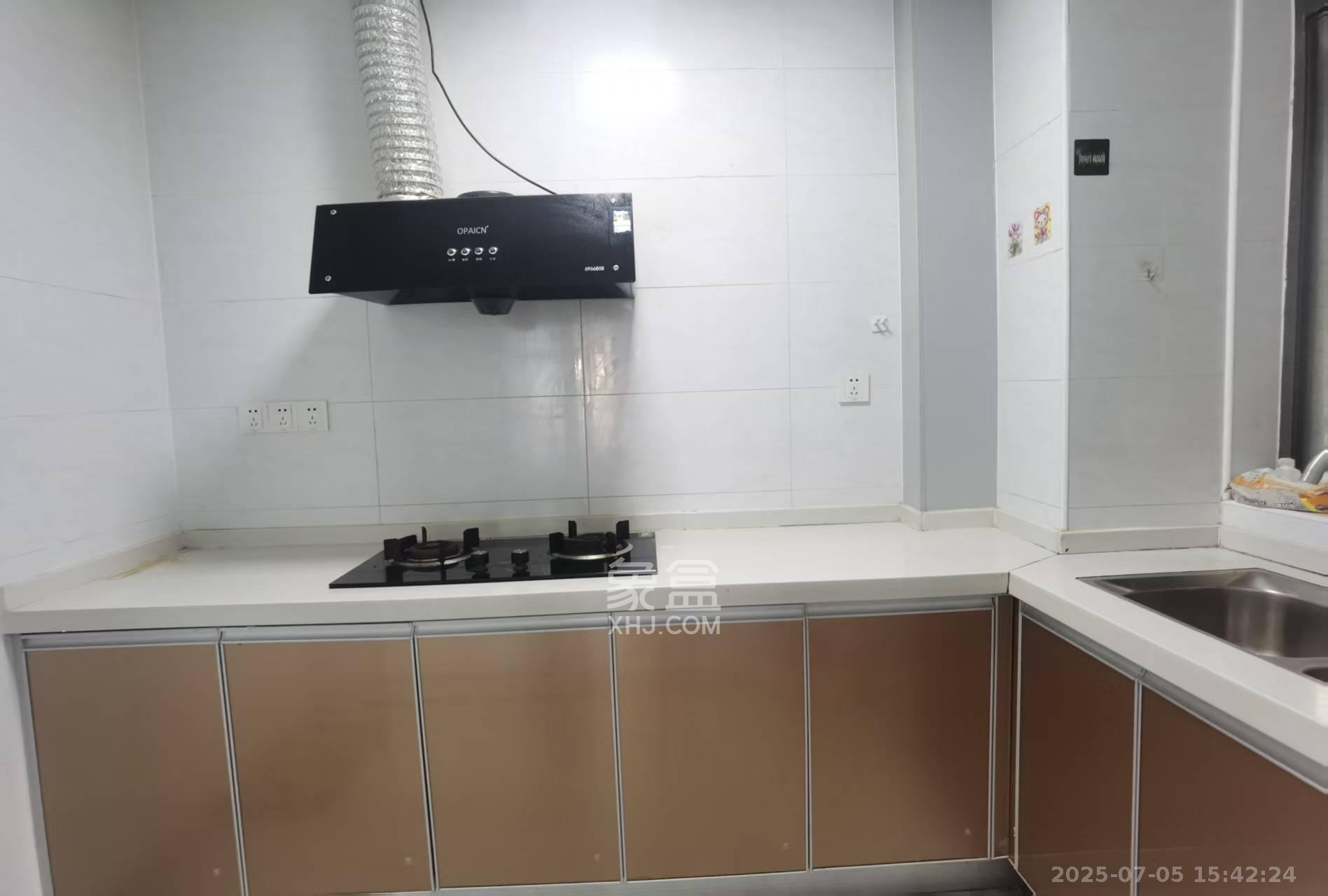 乾源国际  3室2厅2卫    2000.0元/月 乾源国际  3室2厅2卫    2000.0元/月室内图