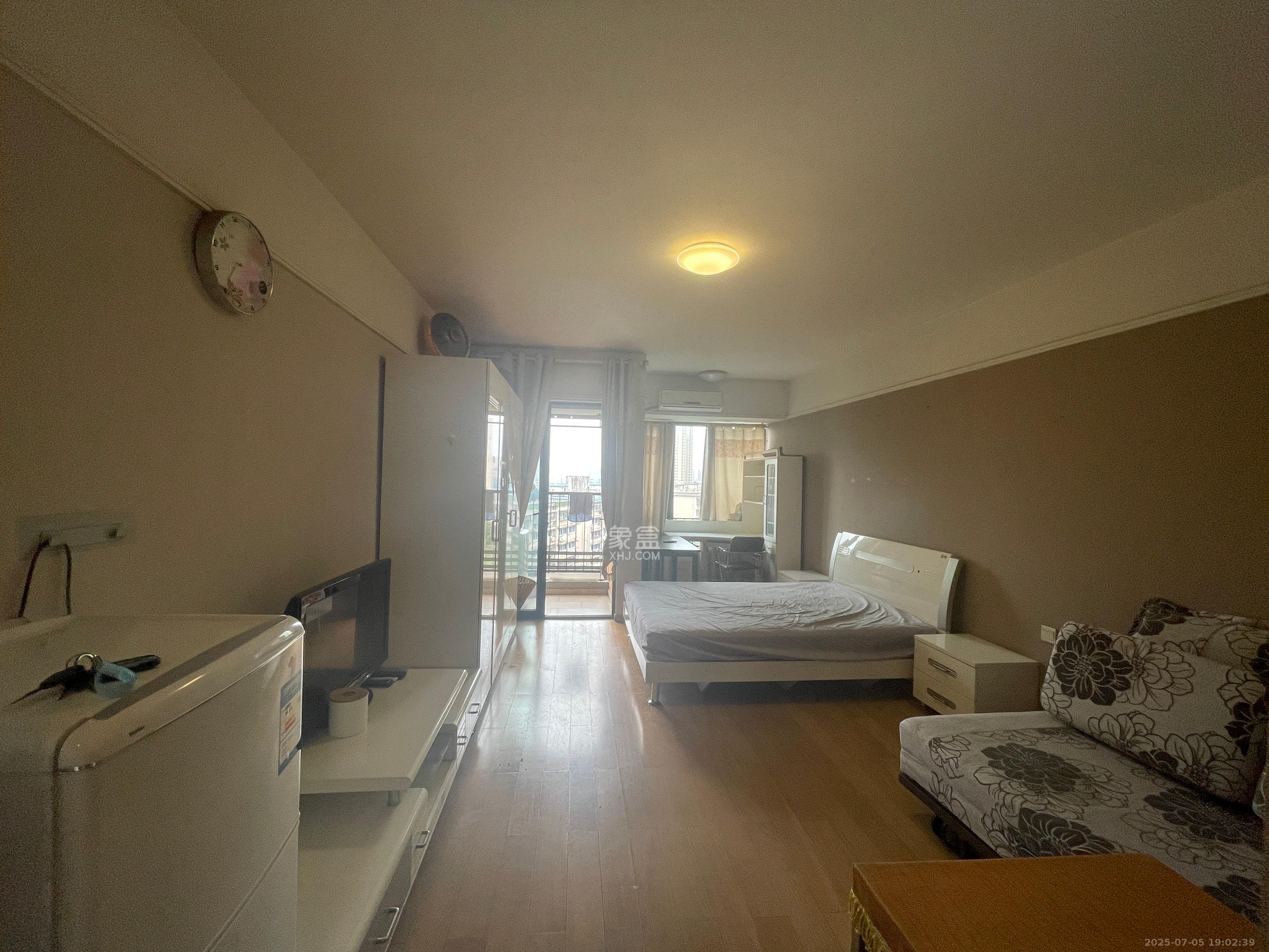 万科金色家园 1室1厅1卫 1550.0元/月 万科金色家园 1室1厅1卫 1550.0元/月室内图