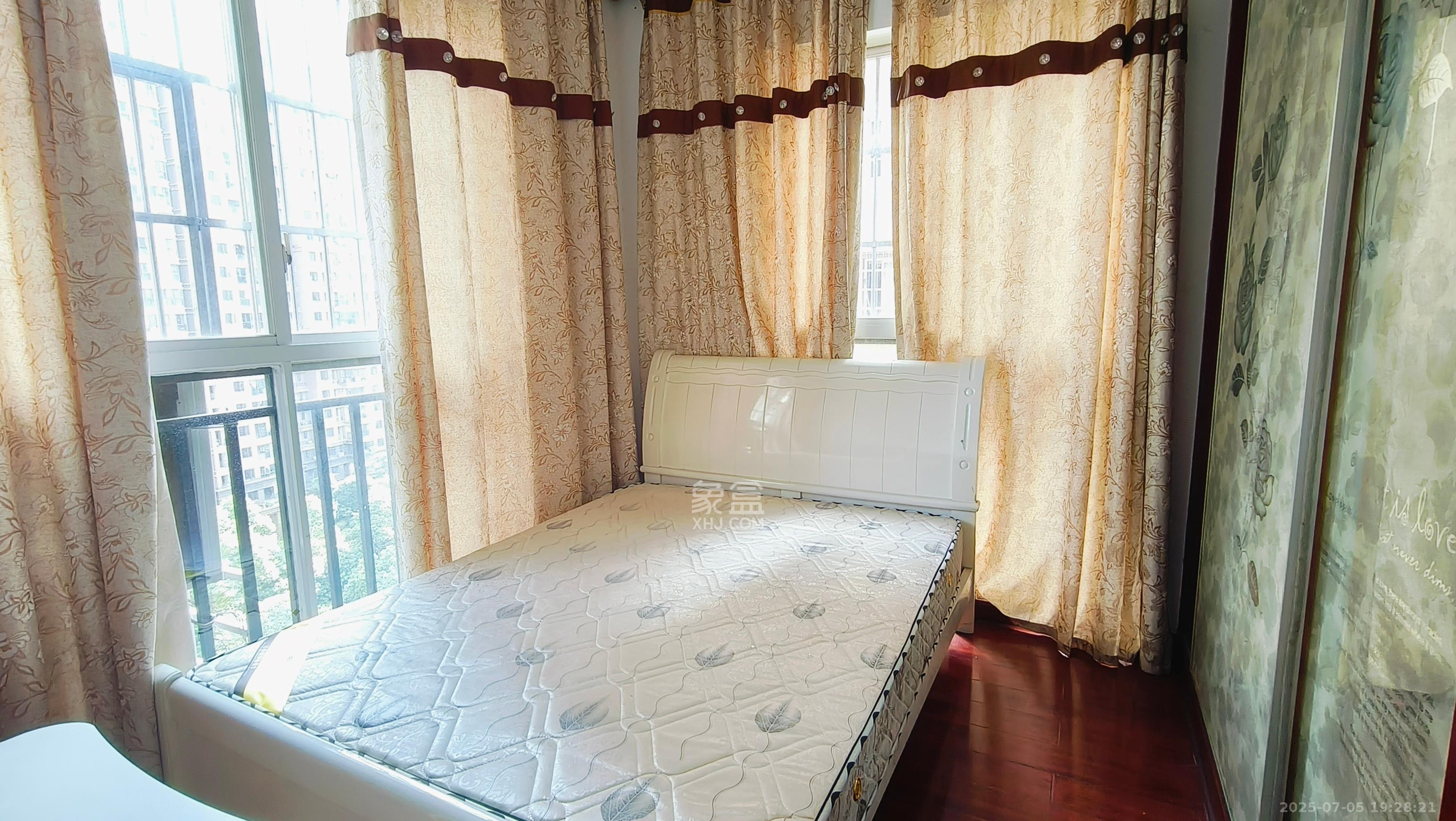 紫晶城  3室2厅1卫   1800.00元/月室内图