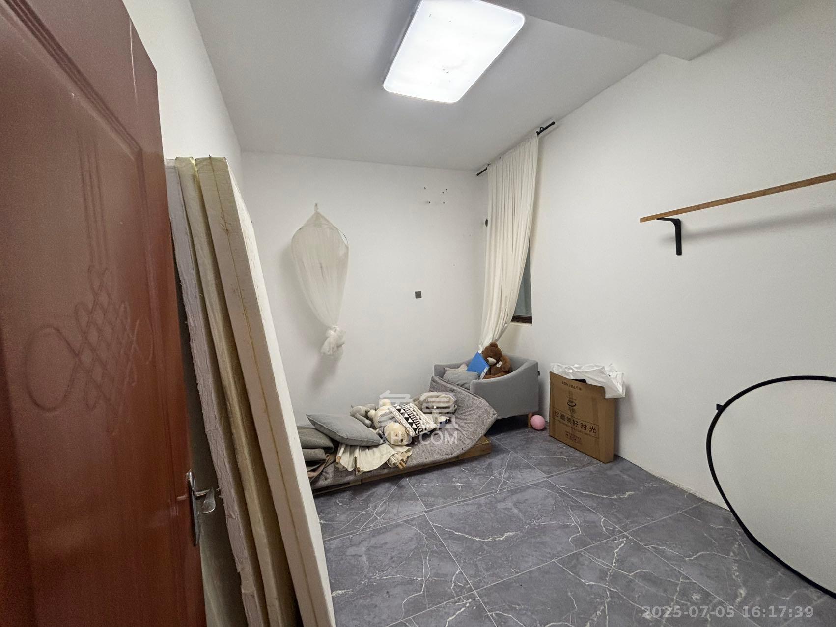 欧莱雅郡 4室2厅2卫 3500.0元/月 欧莱雅郡 4室2厅2卫 3500.0元/月室内图