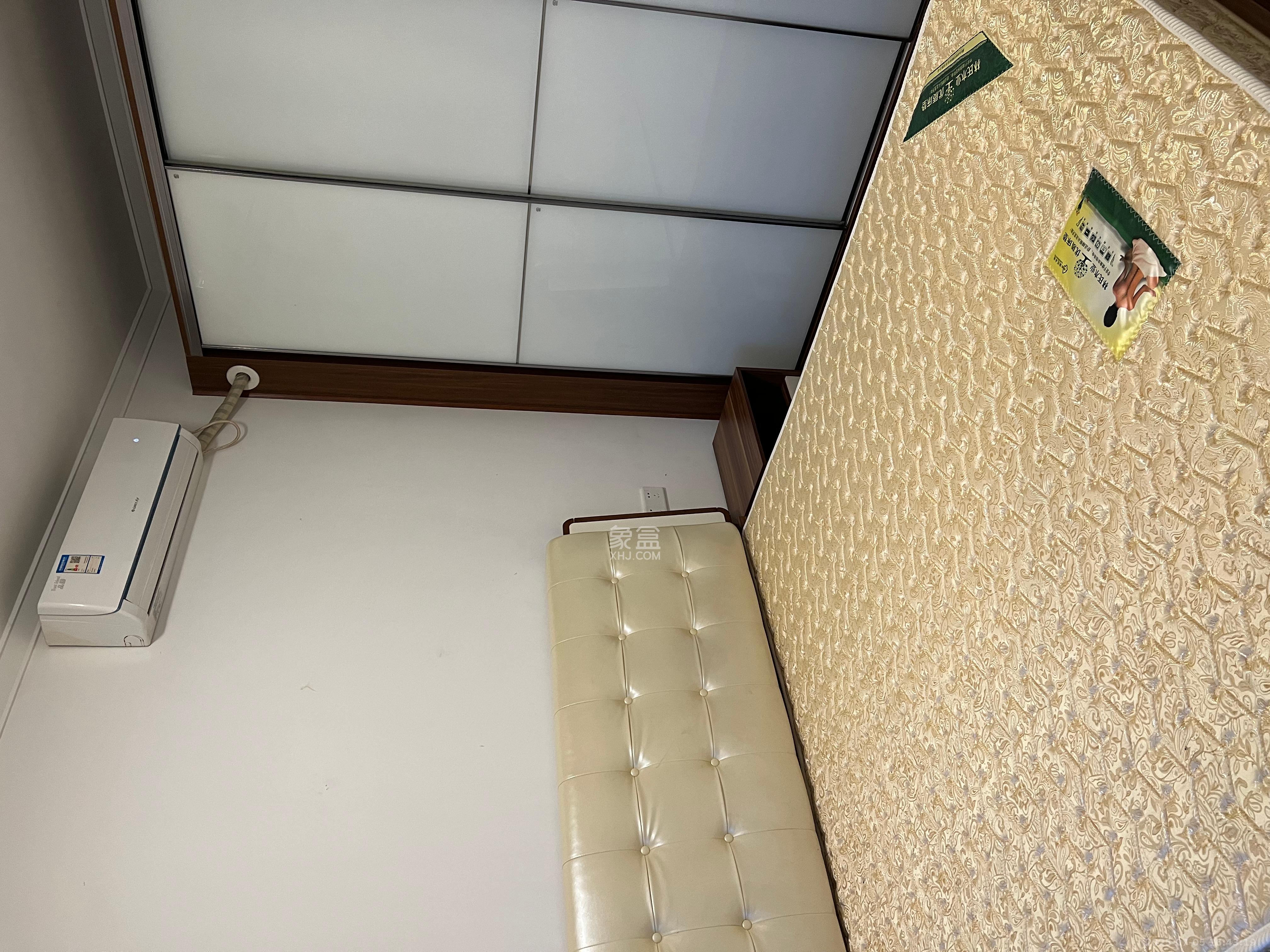 万科里梅溪郡  1室2厅2卫    3600.0元/月室内图
