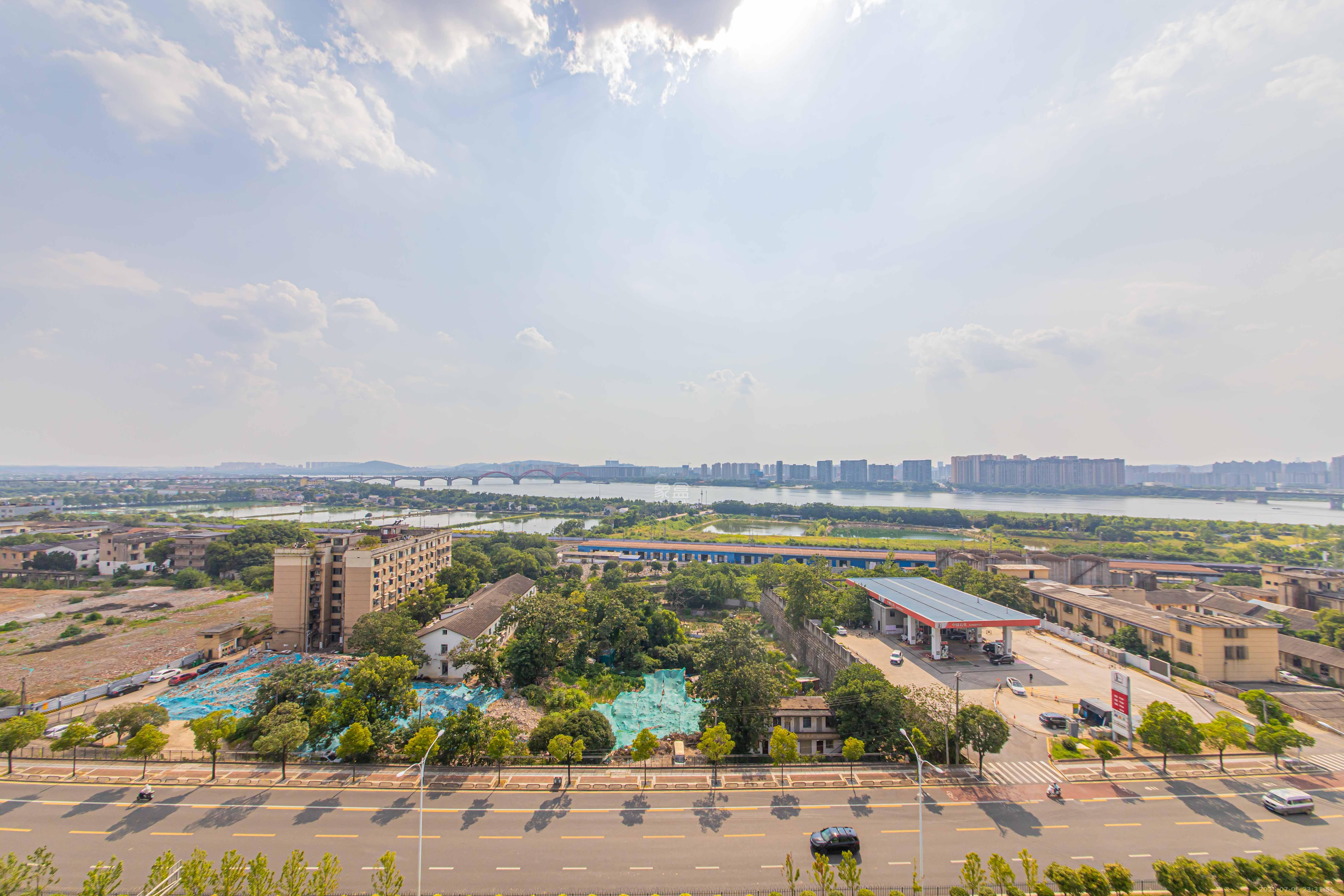 江悦和鸣  5室2厅2卫   520.00万其他