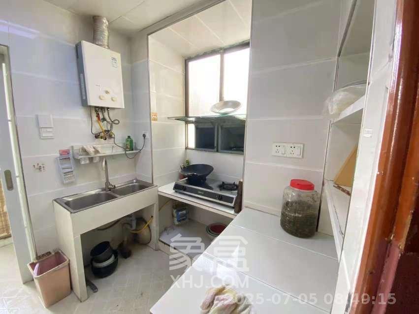 红旗社区  2室1厅1卫   1700.00元/月室内图