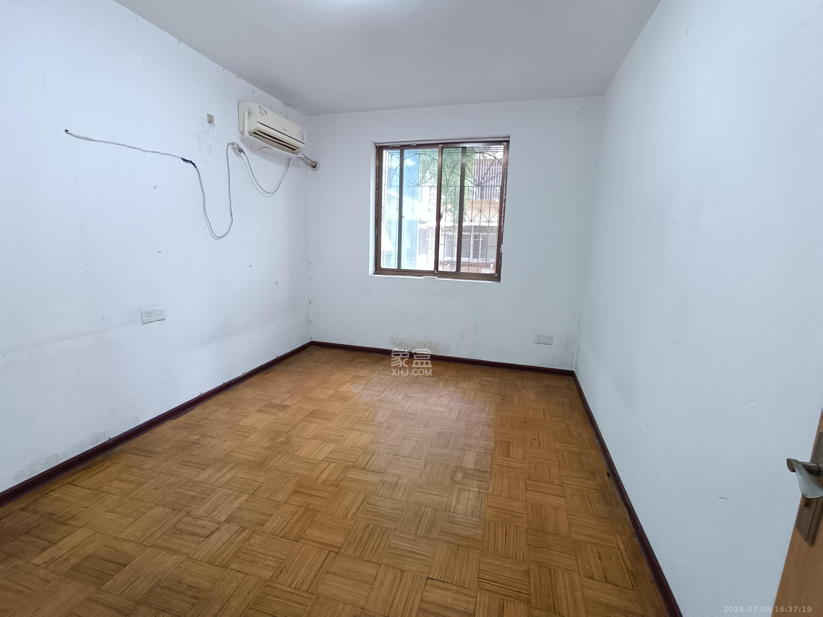 雅礼中学宿舍楼 1室2厅1卫 4000.0元/月 雅礼中学宿舍楼 1室2厅1卫 4000.0元/月室内图