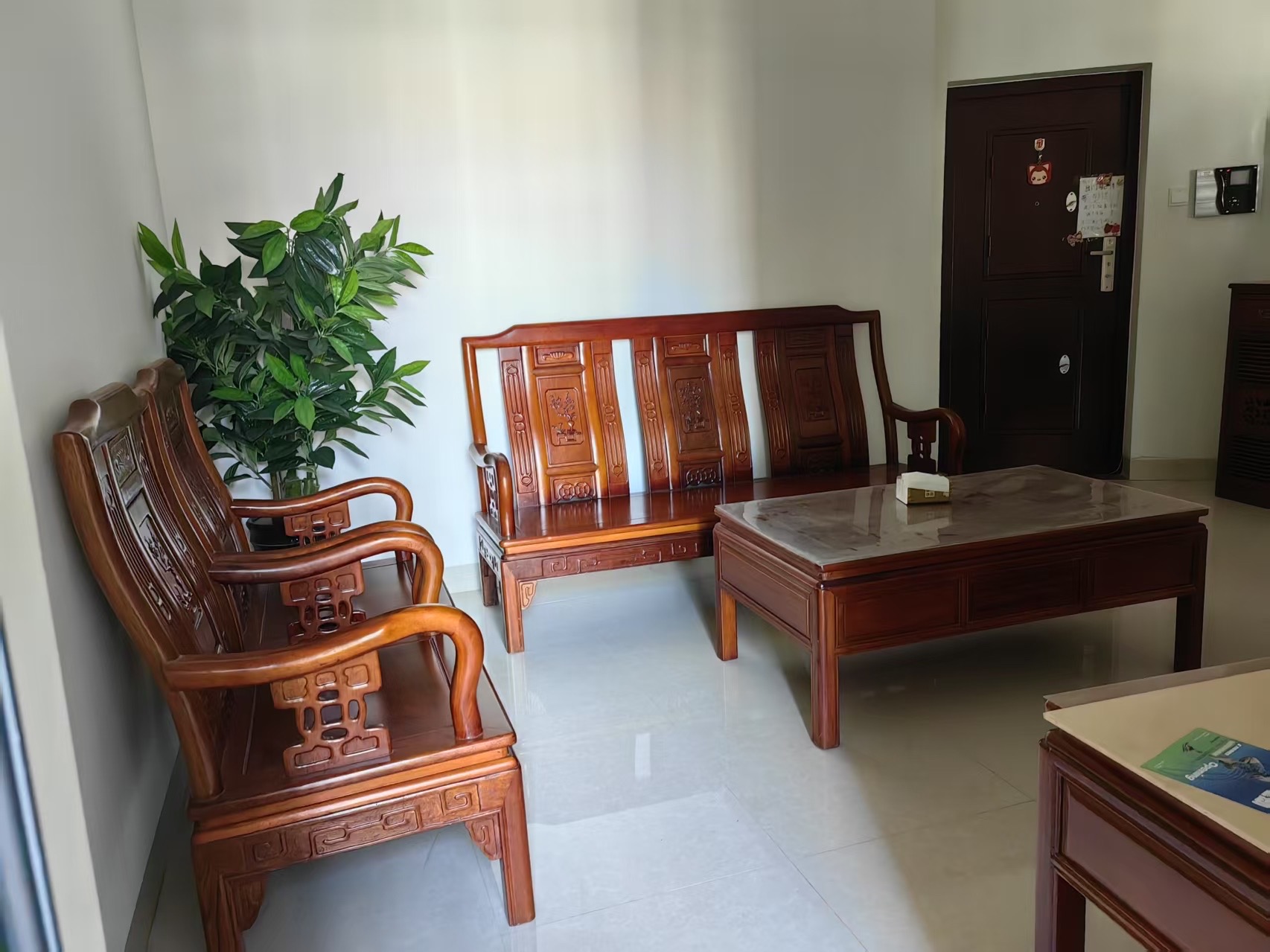 宇建城市花园 2室2厅1卫 68.0万 宇建城市花园 2室2厅1卫 68.0万客厅