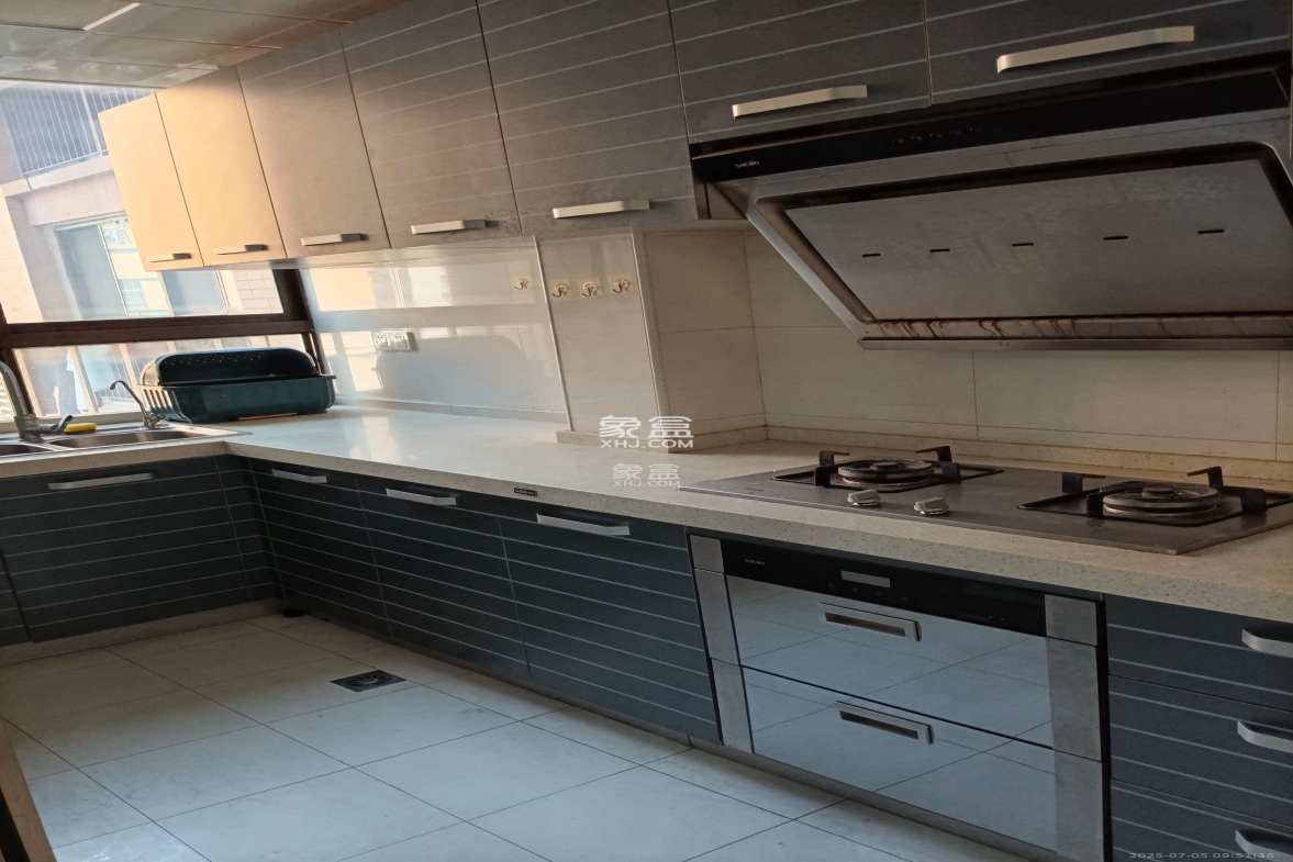 华润凤凰城三期  2室2厅1卫    2000.0元/月 华润凤凰城三期  2室2厅1卫    2000.0元/月室内图