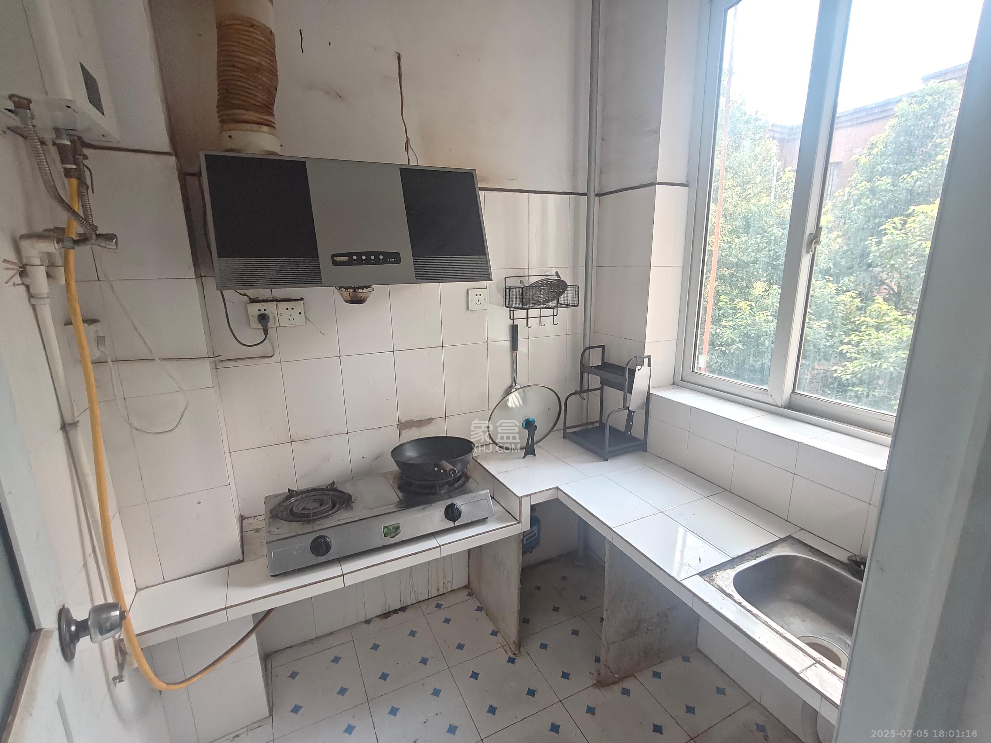 诚兴园 2室1厅1卫 1200.0元/月 诚兴园 2室1厅1卫 1200.0元/月室内图