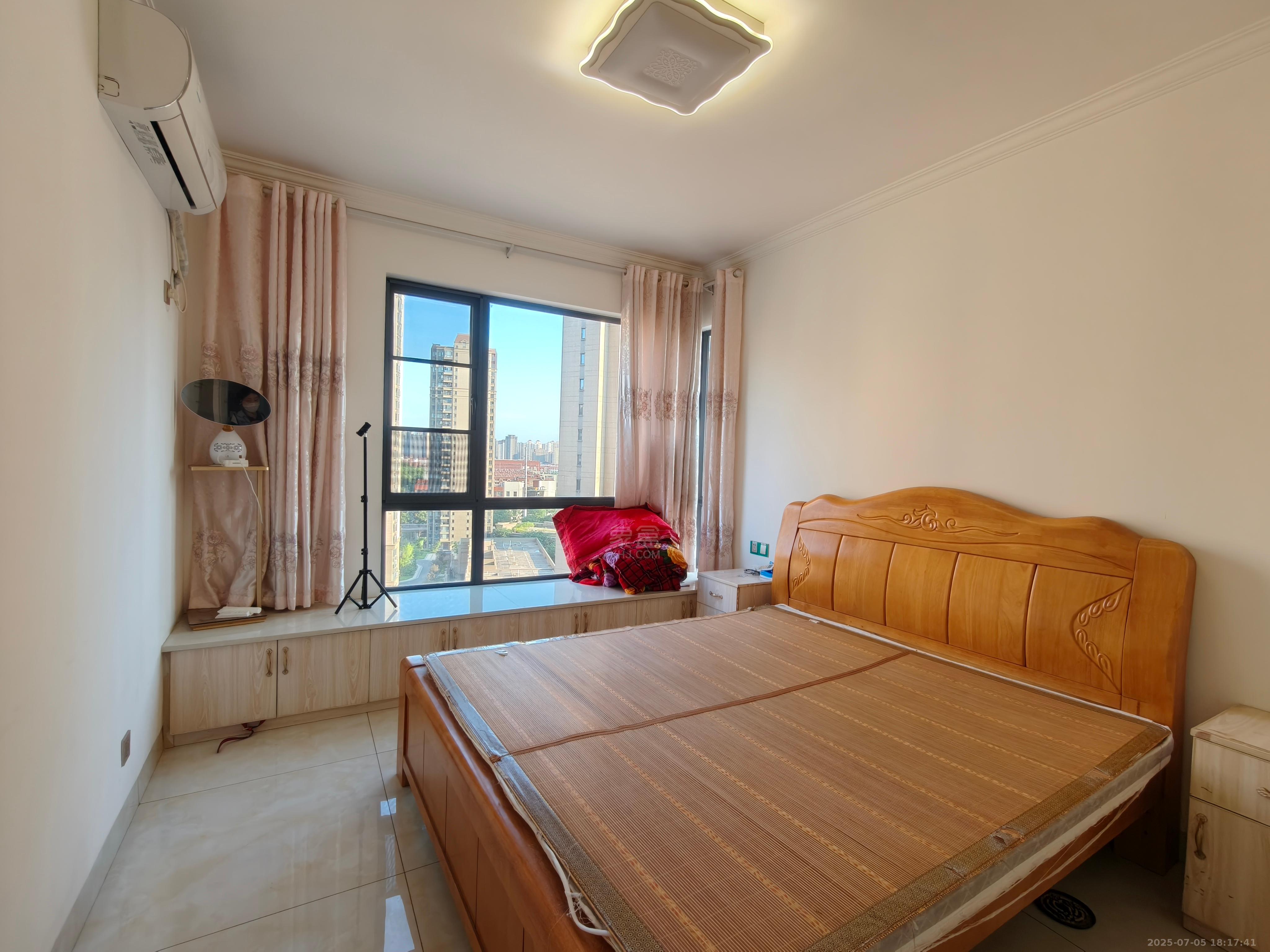 湘银星城 3室2厅1卫 2000.0元/月 湘银星城 3室2厅1卫 2000.0元/月室内图