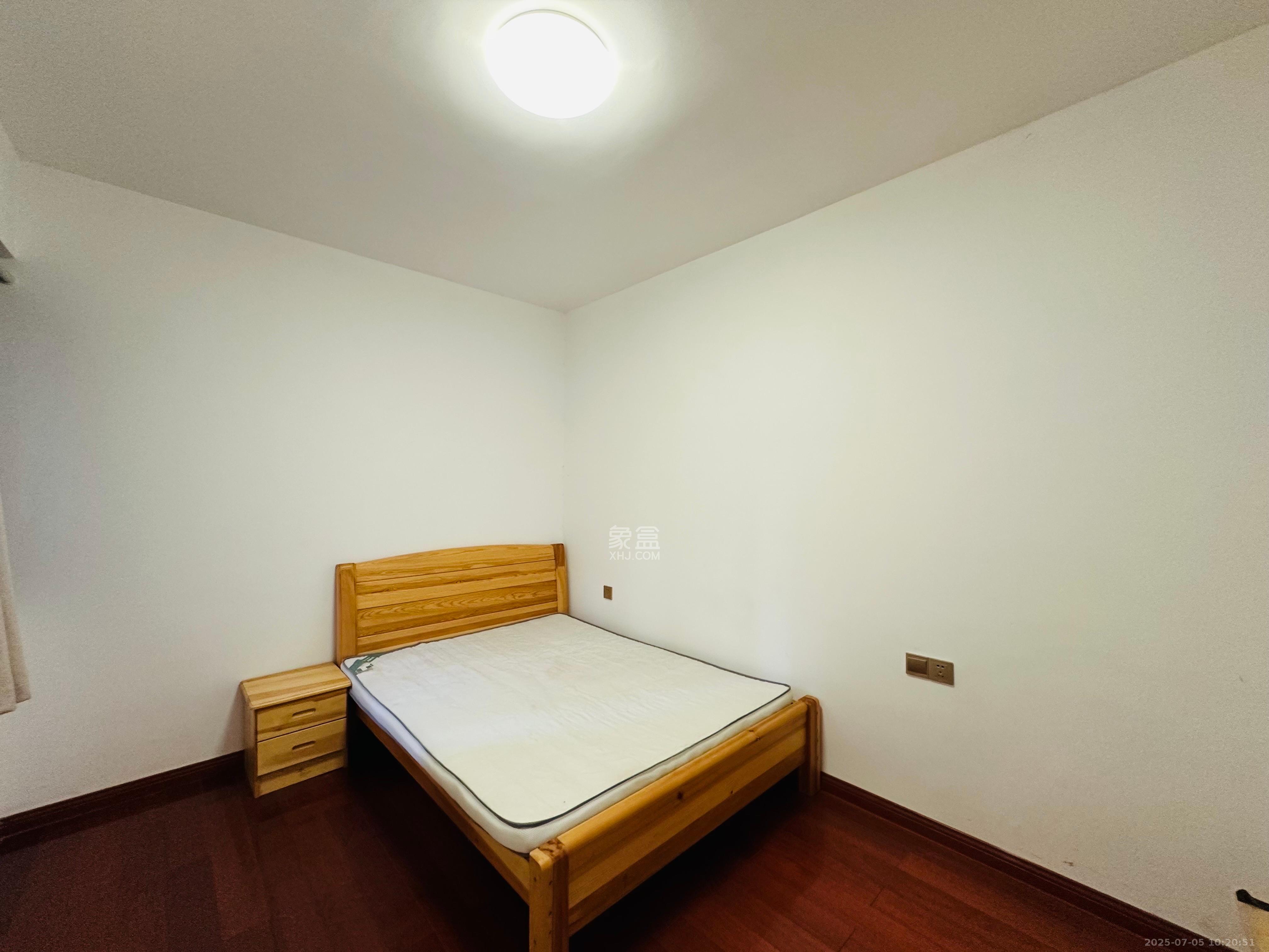 中铁西江悦一期 3室1厅2卫 2700.0元/月 中铁西江悦一期 3室1厅2卫 2700.0元/月室内图