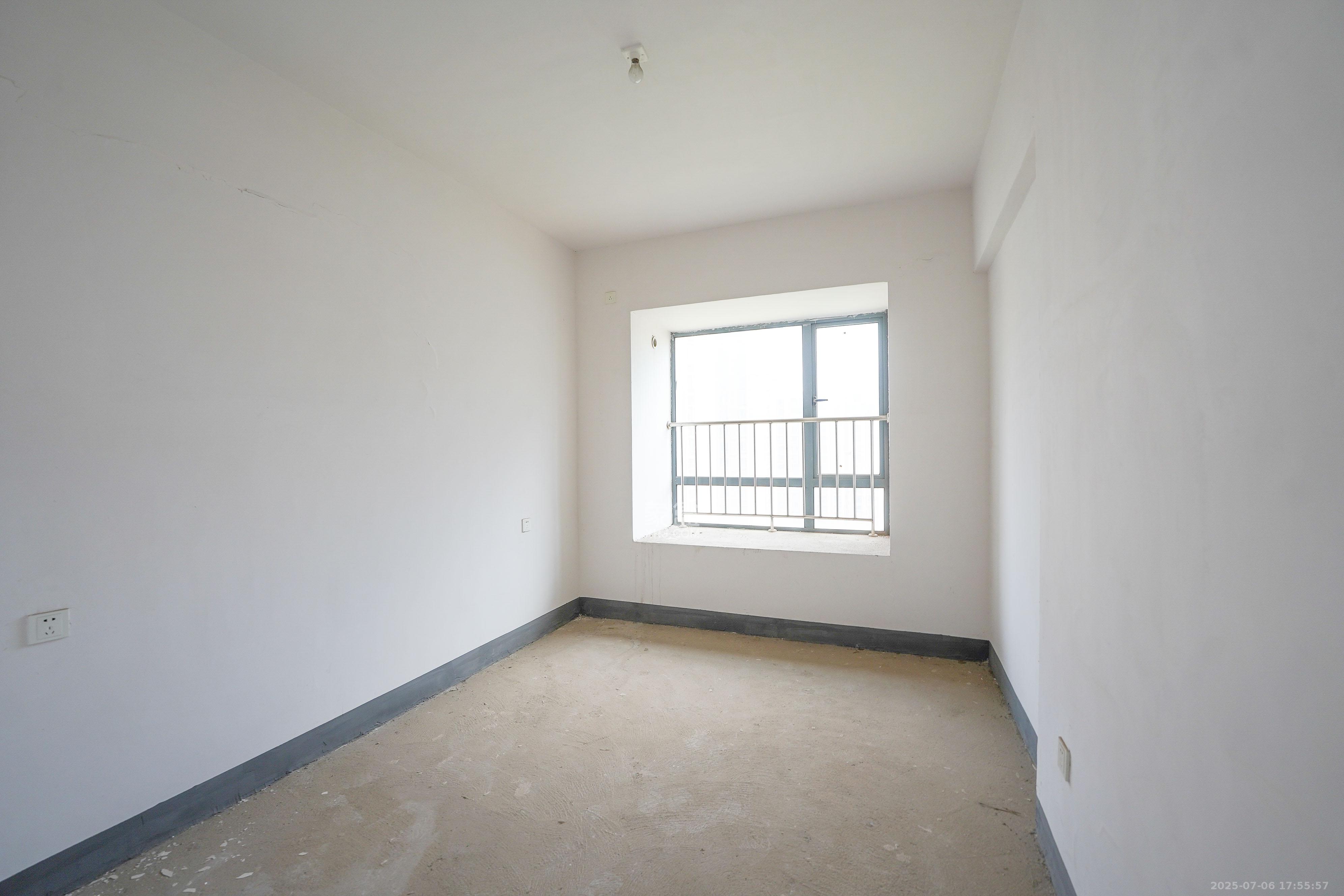 和美星城  4室2厅1卫    105.0万 和美星城  4室2厅1卫    105.0万卧室