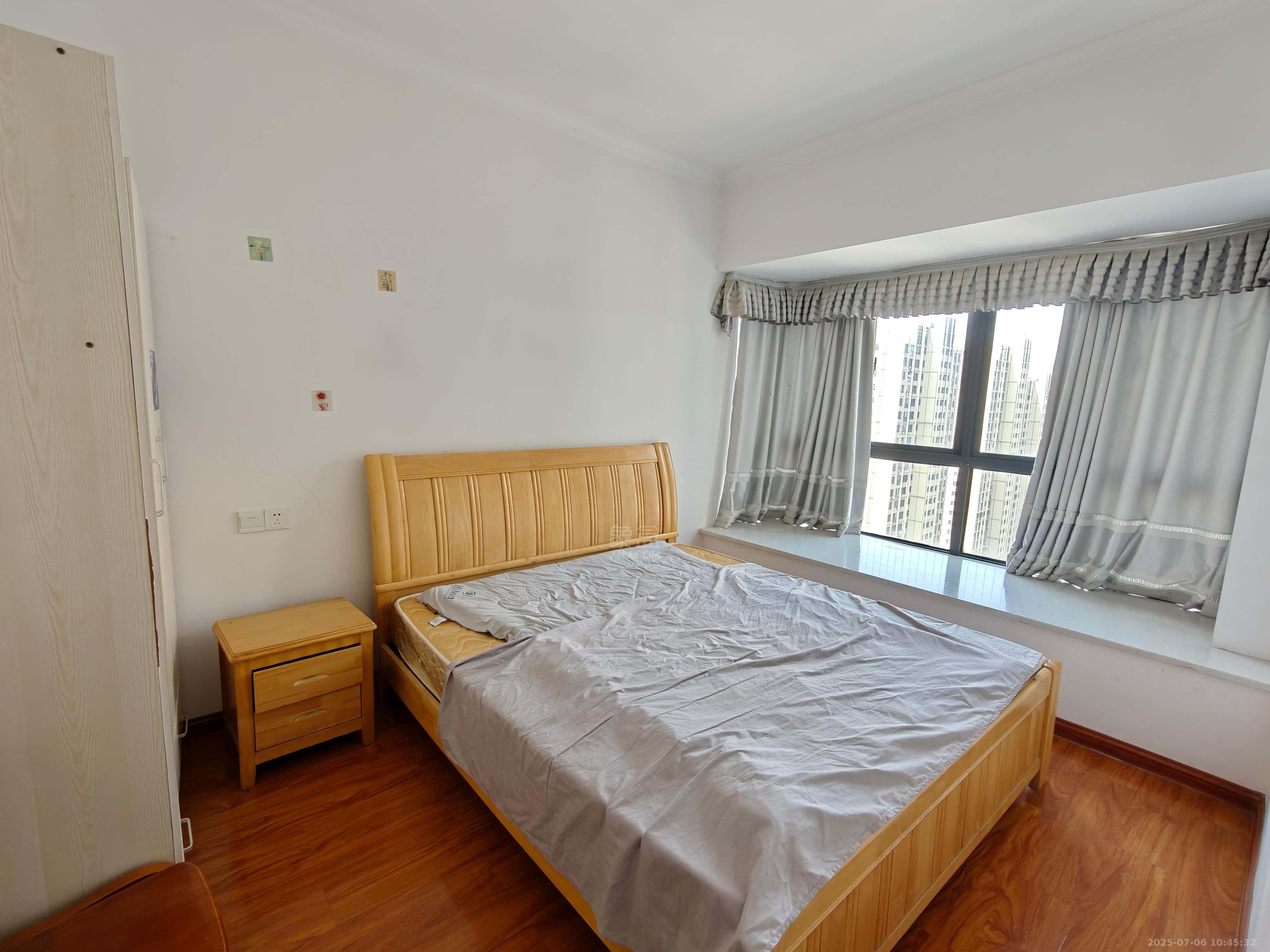 美的城一期 3室2厅2卫 1800.0元/月 美的城一期 3室2厅2卫 1800.0元/月室内图