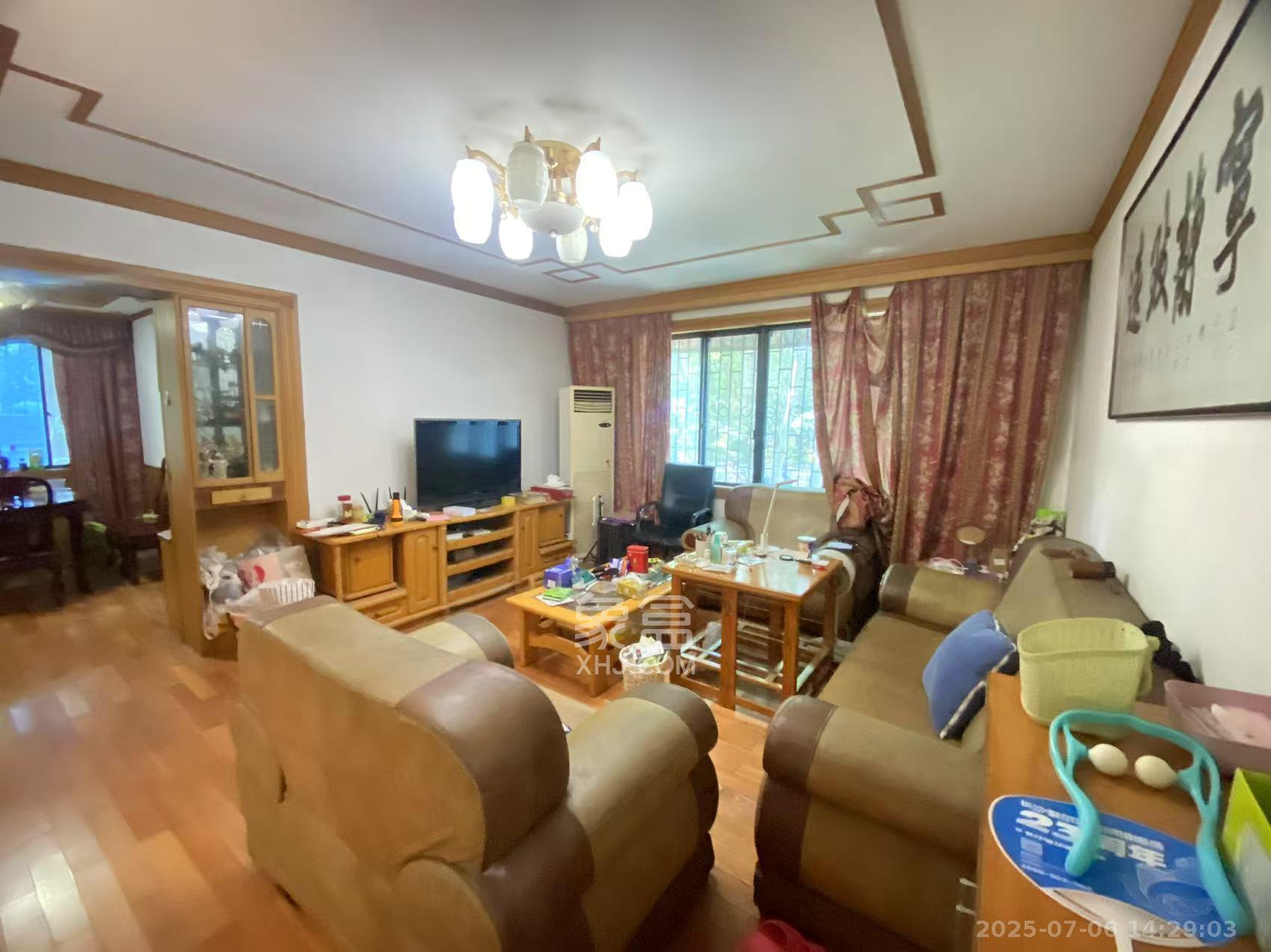 省林勘院 3室2厅1卫 2200.0元/月 省林勘院 3室2厅1卫 2200.0元/月室内图