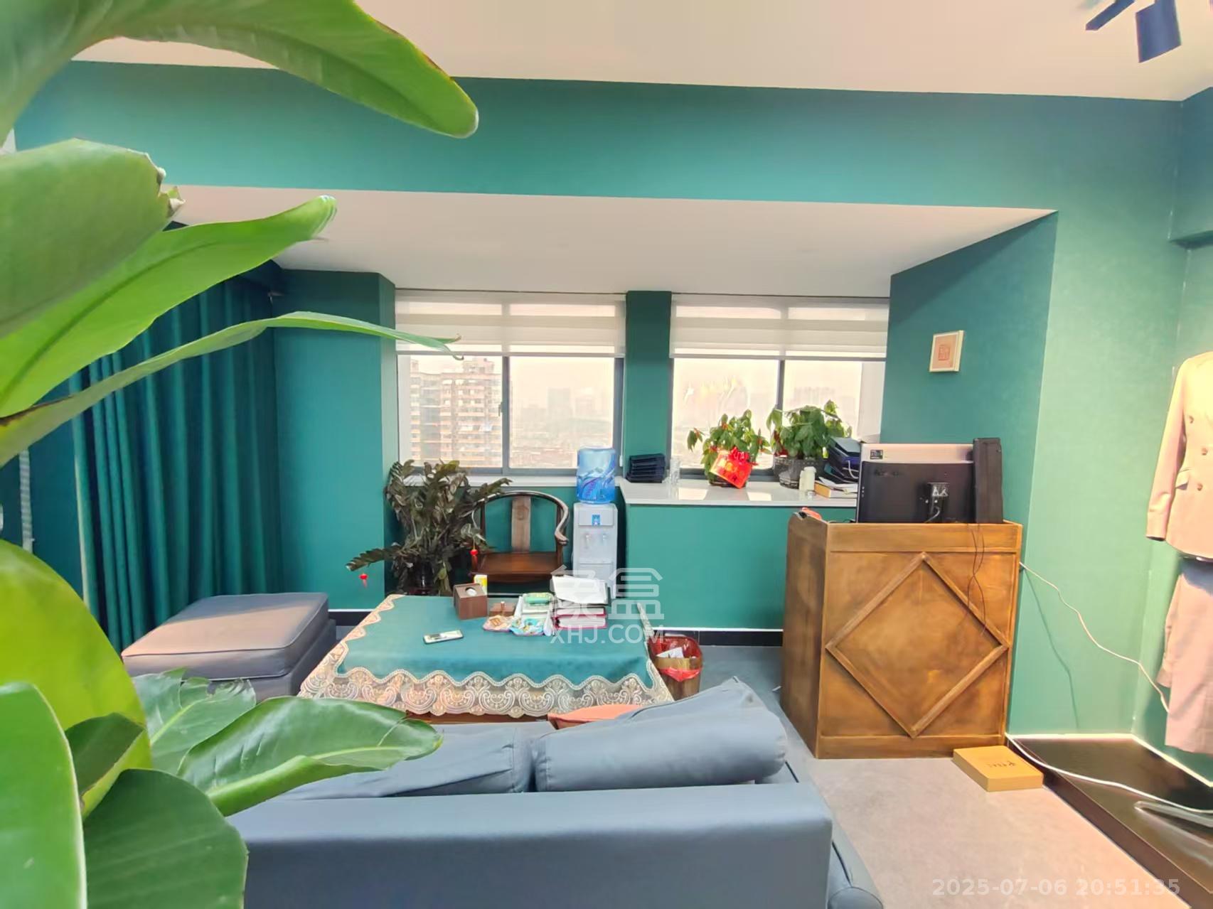 东方芙蓉 2室1厅1卫 2000.0元/月 东方芙蓉 2室1厅1卫 2000.0元/月室内图